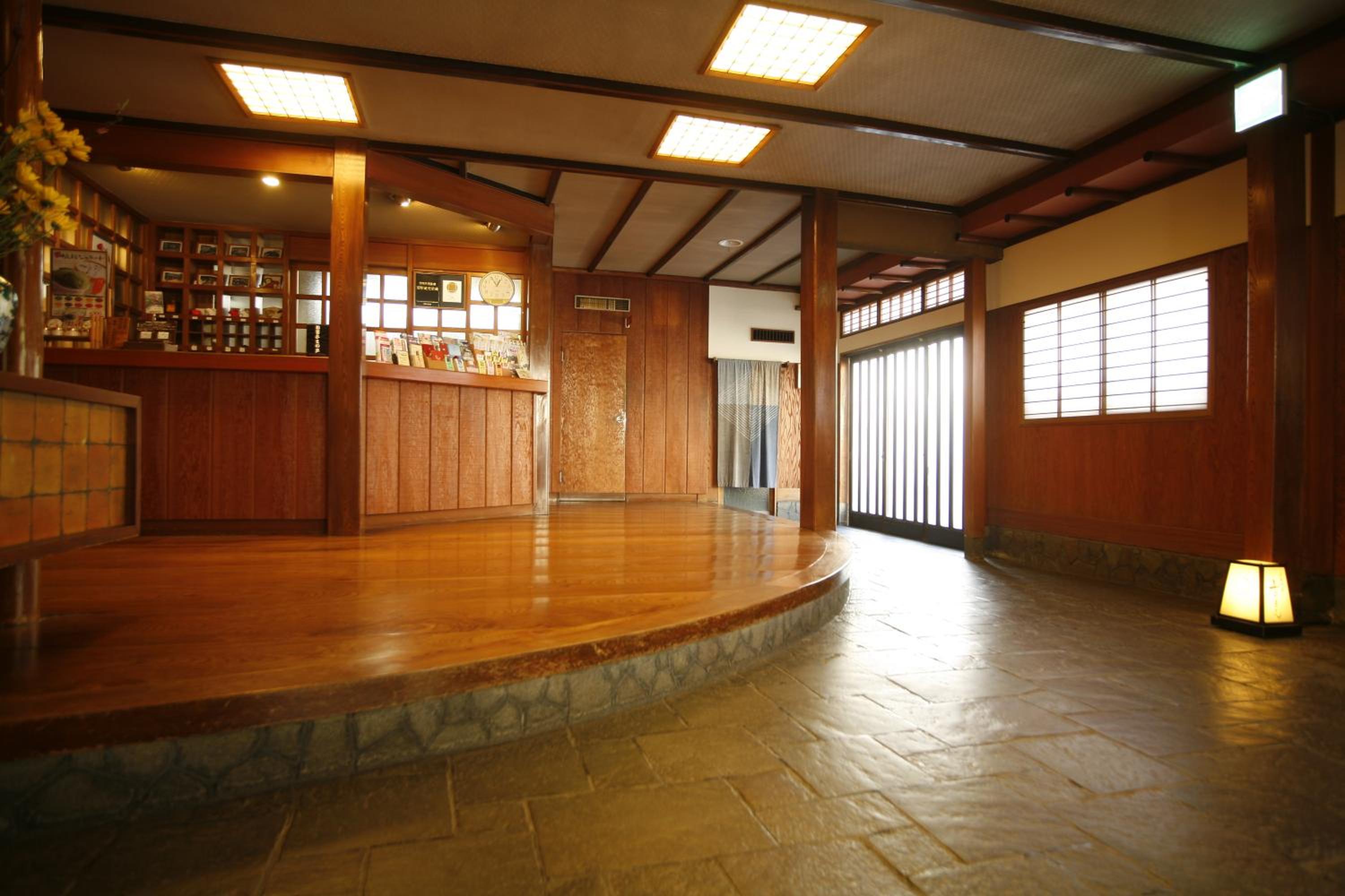Sennennoyu Koman
