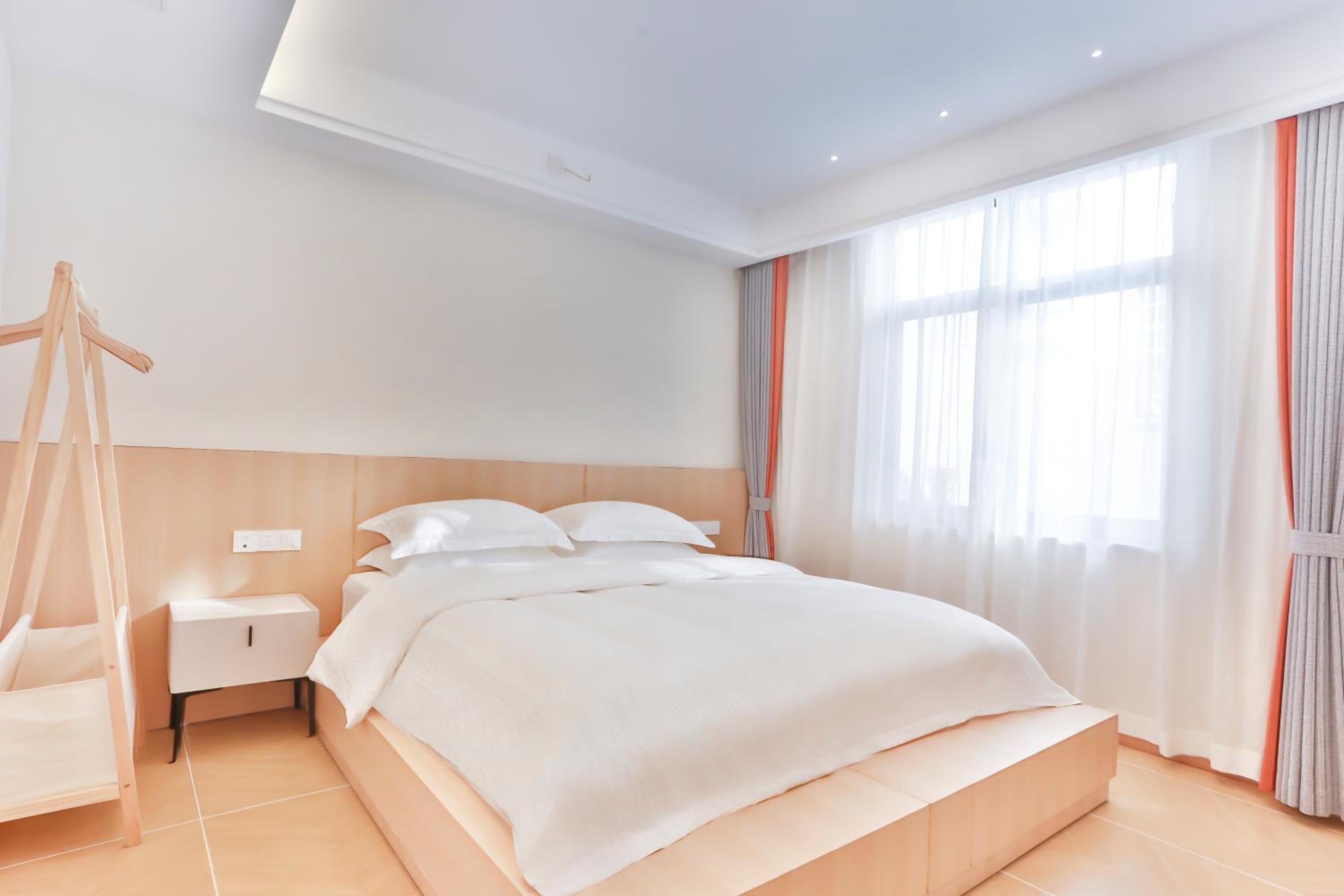 Flower Whisperer Homestay Tianmenshan Store free airport and station pick-up