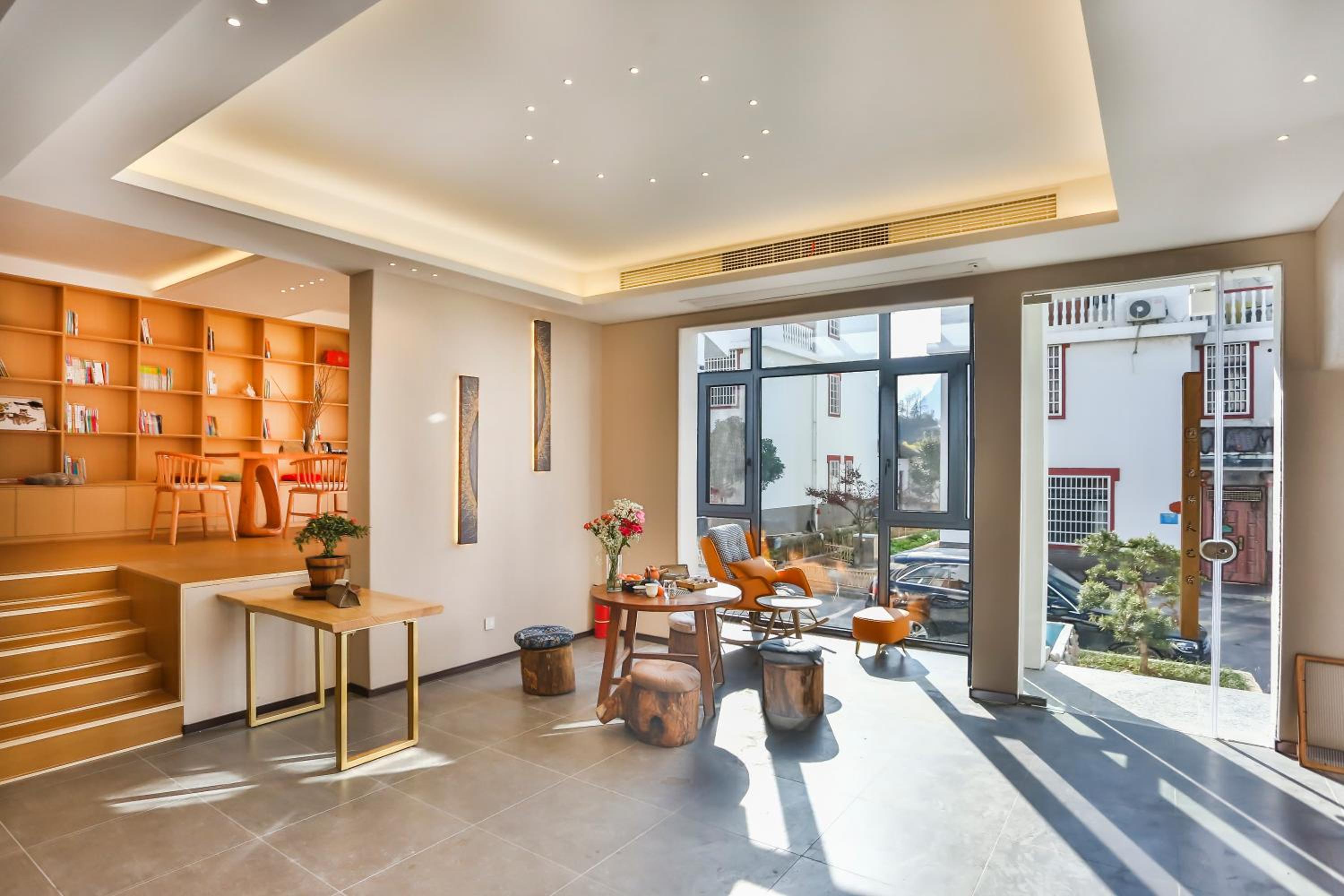 Flower Whisperer Homestay Tianmenshan Store free airport and station pick-up