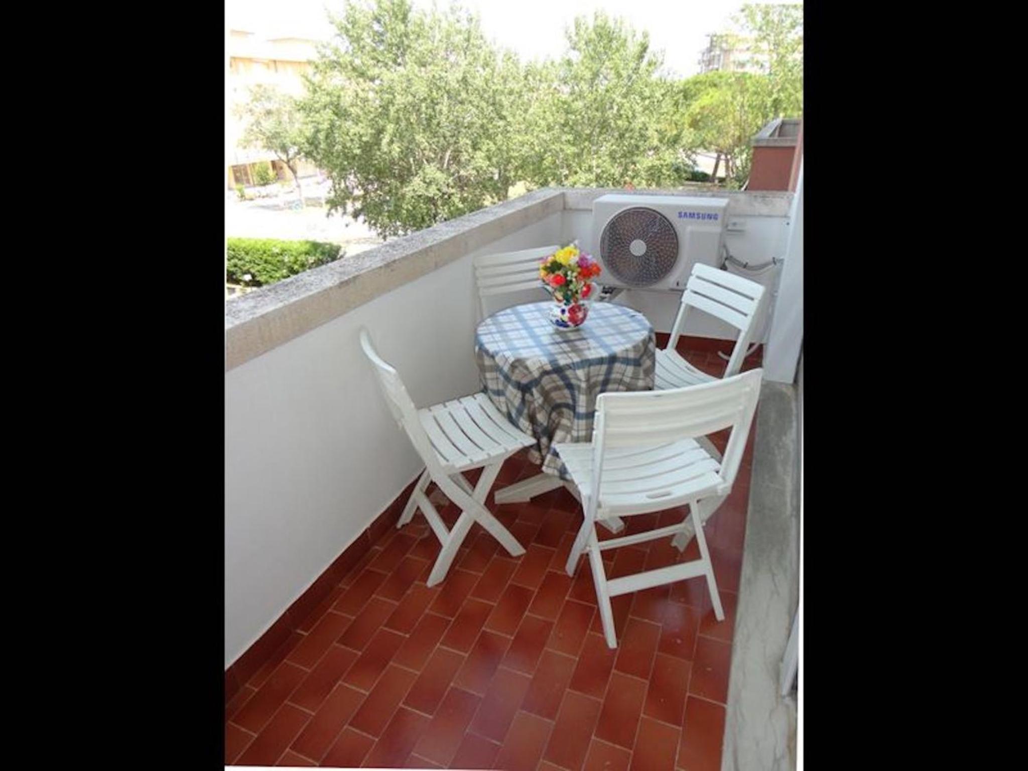 Lovely apartment near the beach and the town centre by Beahost Rentals photo 2