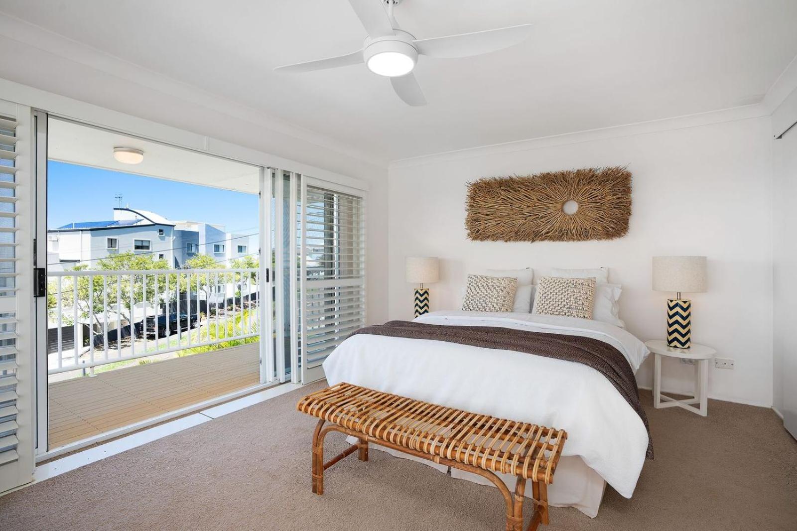 The White House - Spectacular Ocean Views, WiFi, Central Coolum