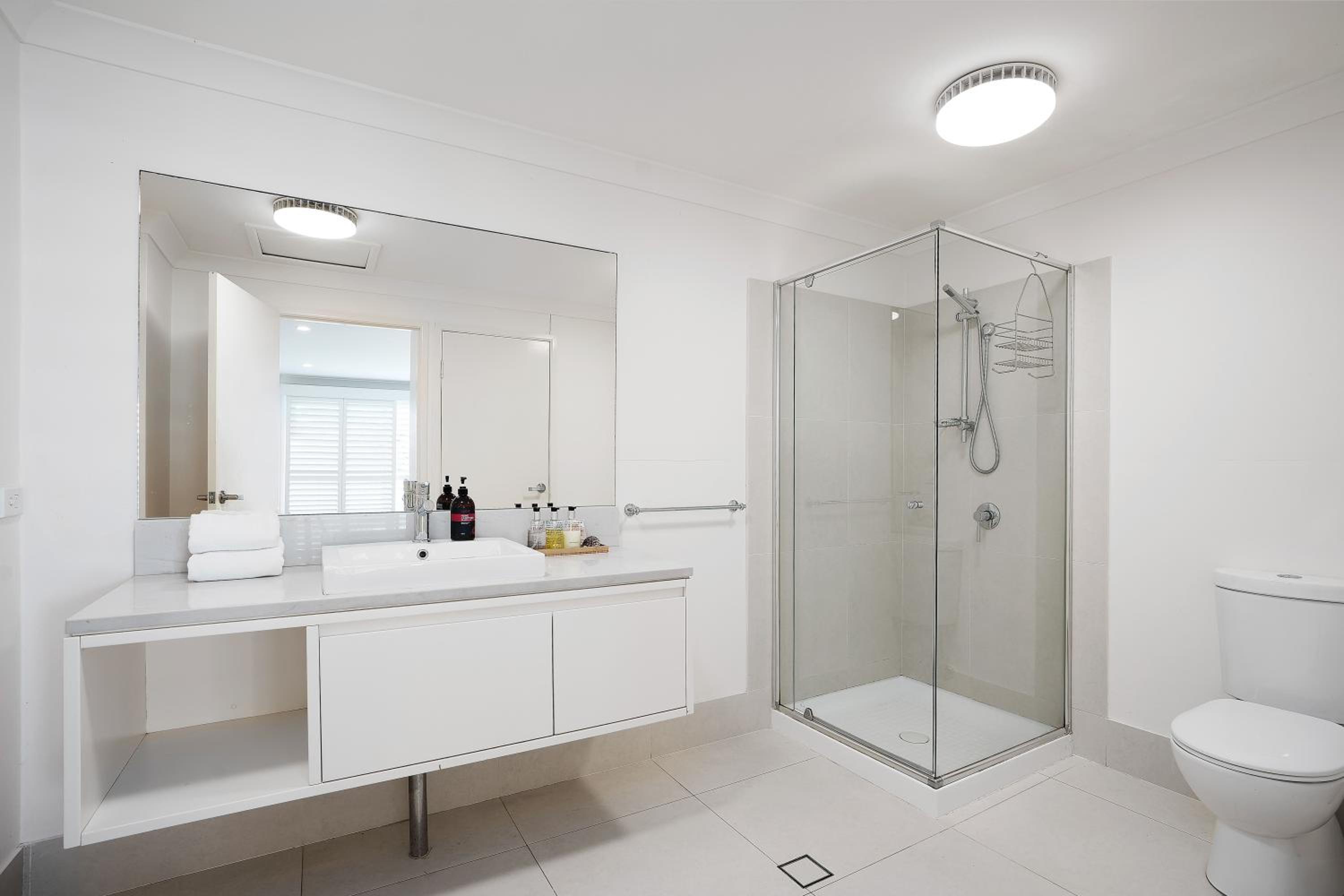 The White House - Spectacular Ocean Views, WiFi, Central Coolum