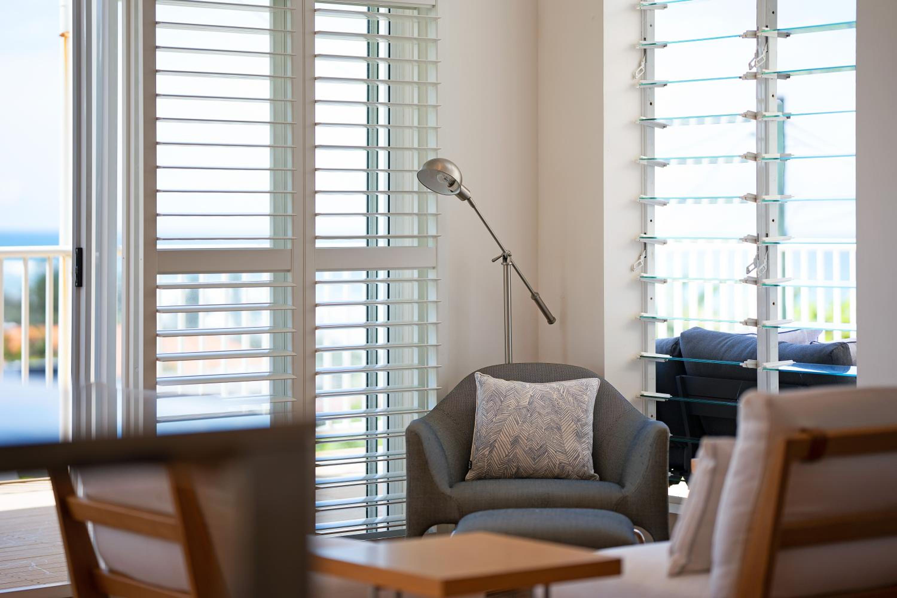 The White House - Spectacular Ocean Views, WiFi, Central Coolum