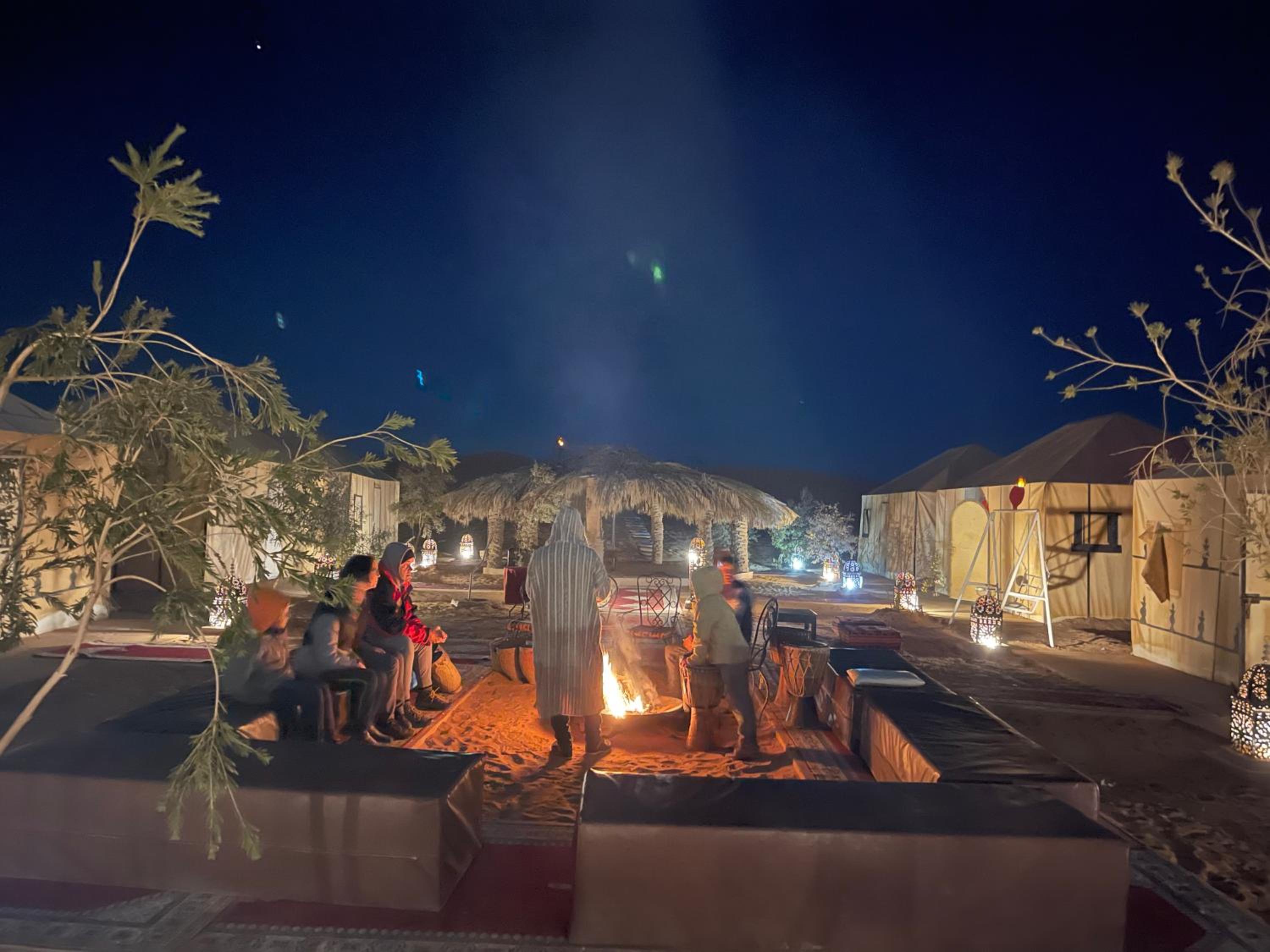 Hotel Roses desert camp - Image 1