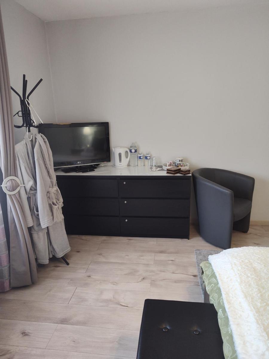 Photo 11