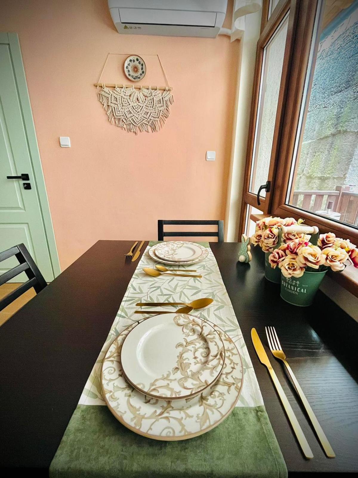 The Green Guest House-Amazing View, Top Location, Entire House