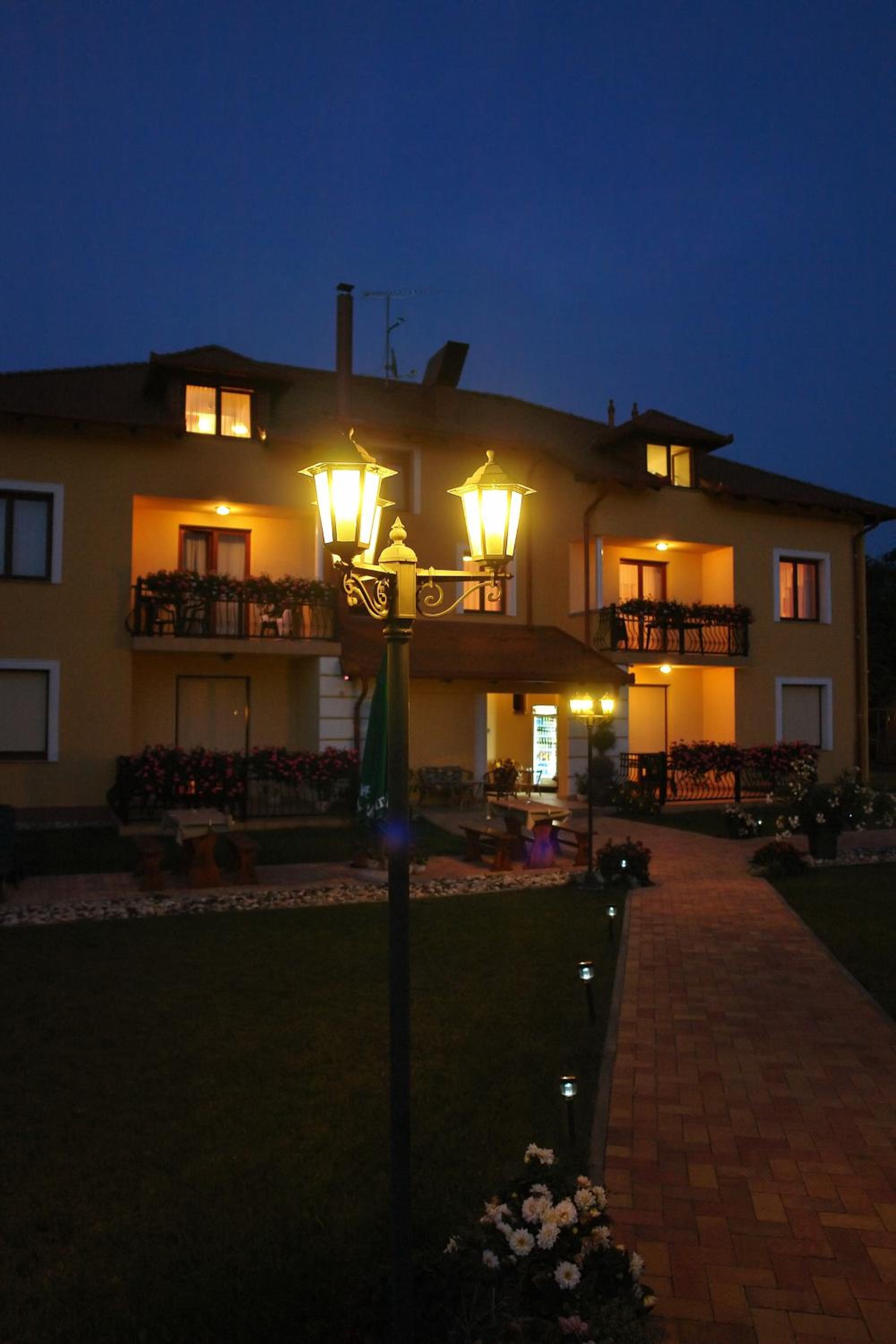 Szerencsemák Panzió view 4