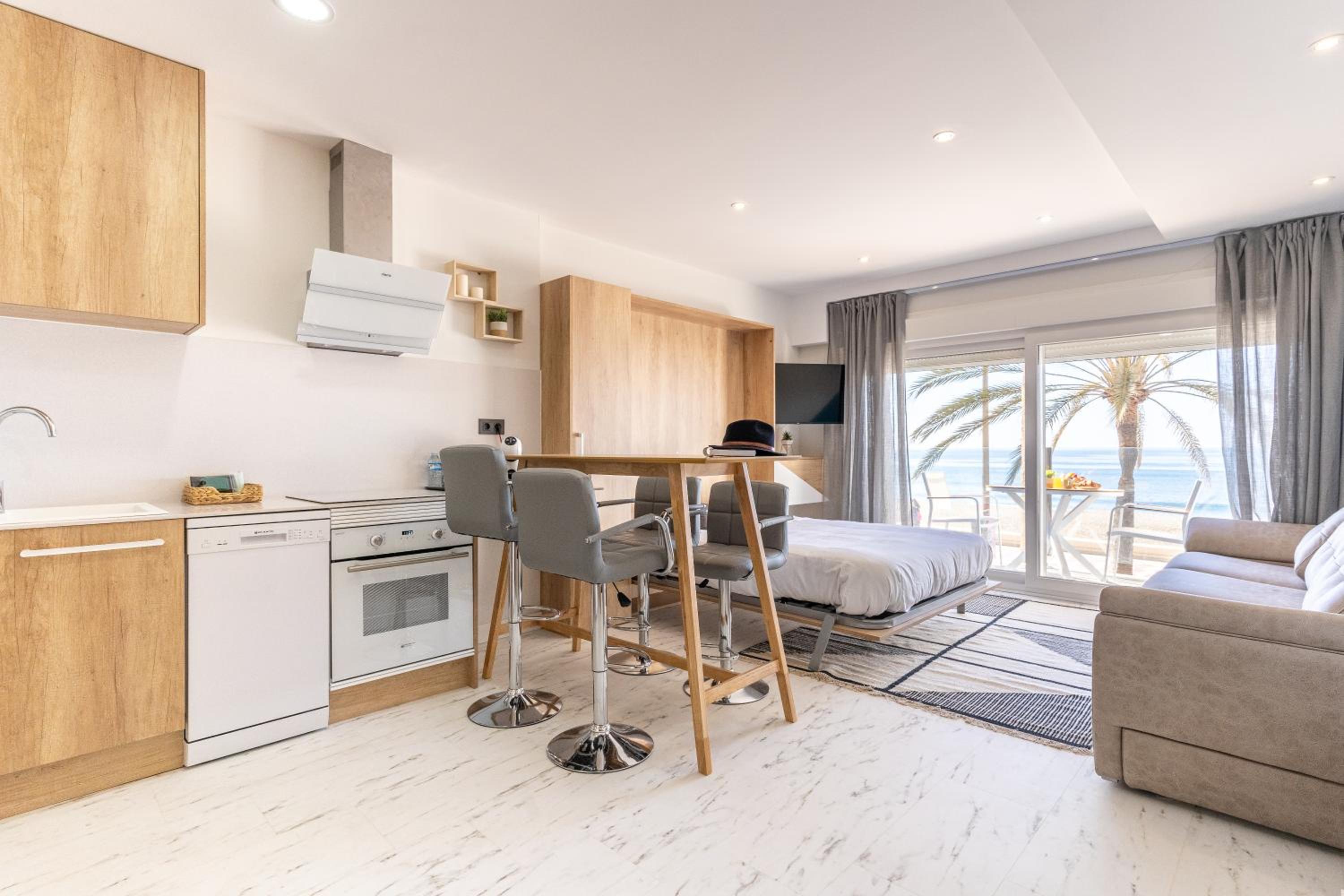 Apartaments Paseo Marítimo by Expoholidays