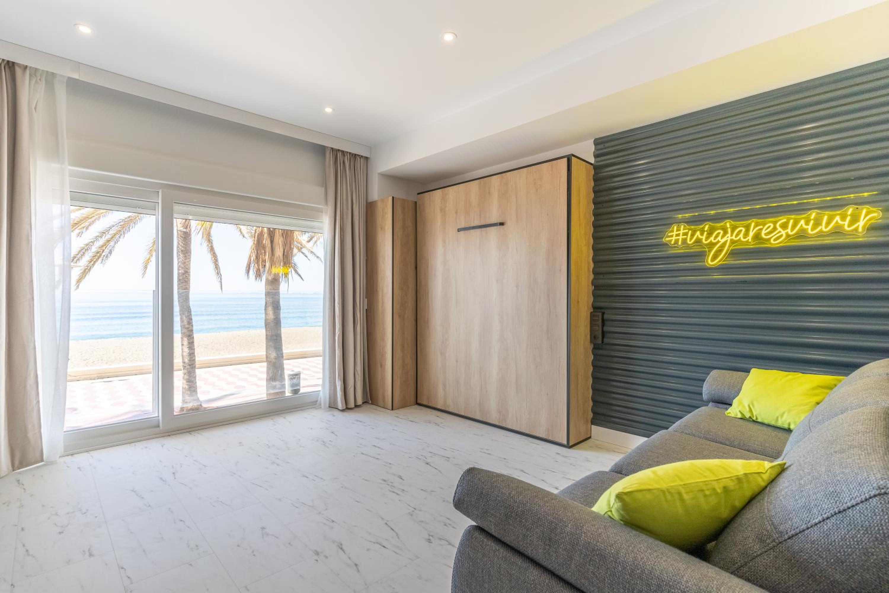 Apartaments Paseo Marítimo by Expoholidays