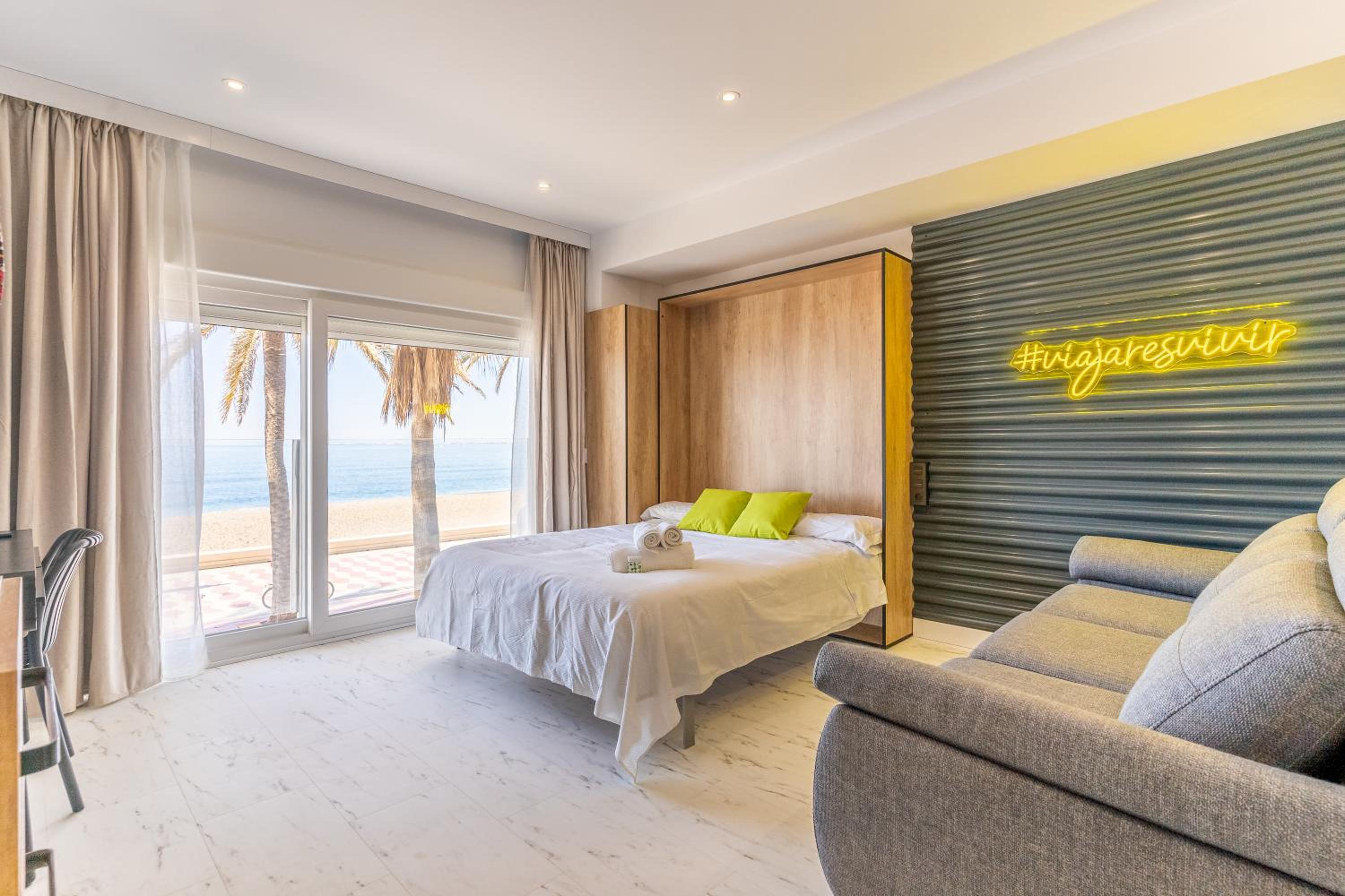 Apartaments Paseo Marítimo by Expoholidays