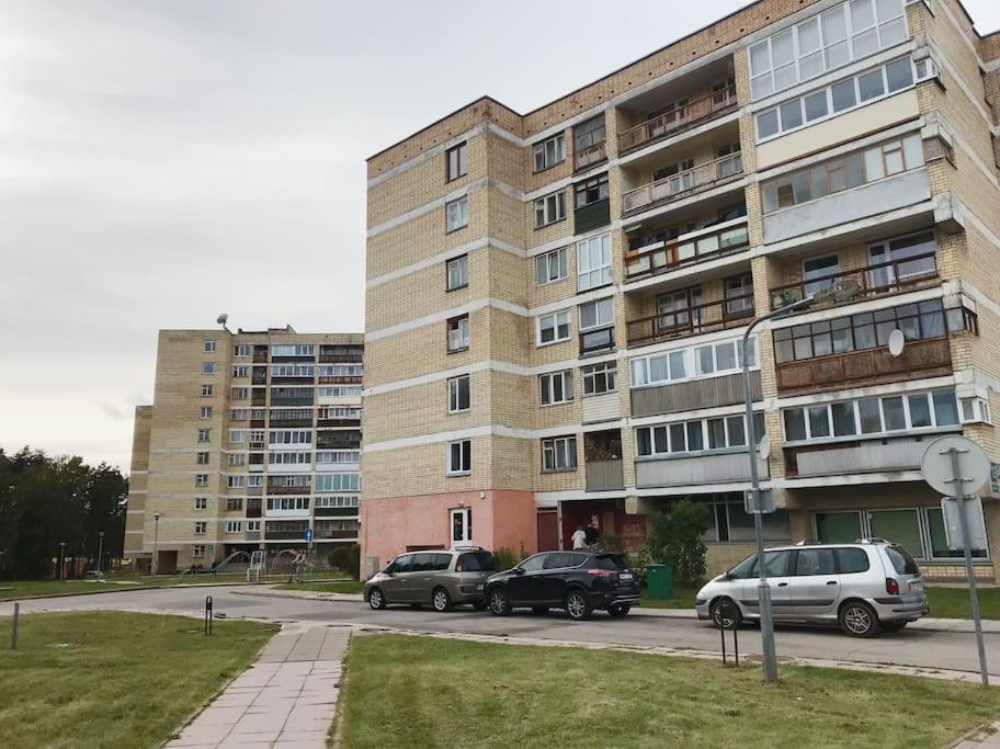 Erdvus butas su balkonu šalia ežero ir stadiono view 2