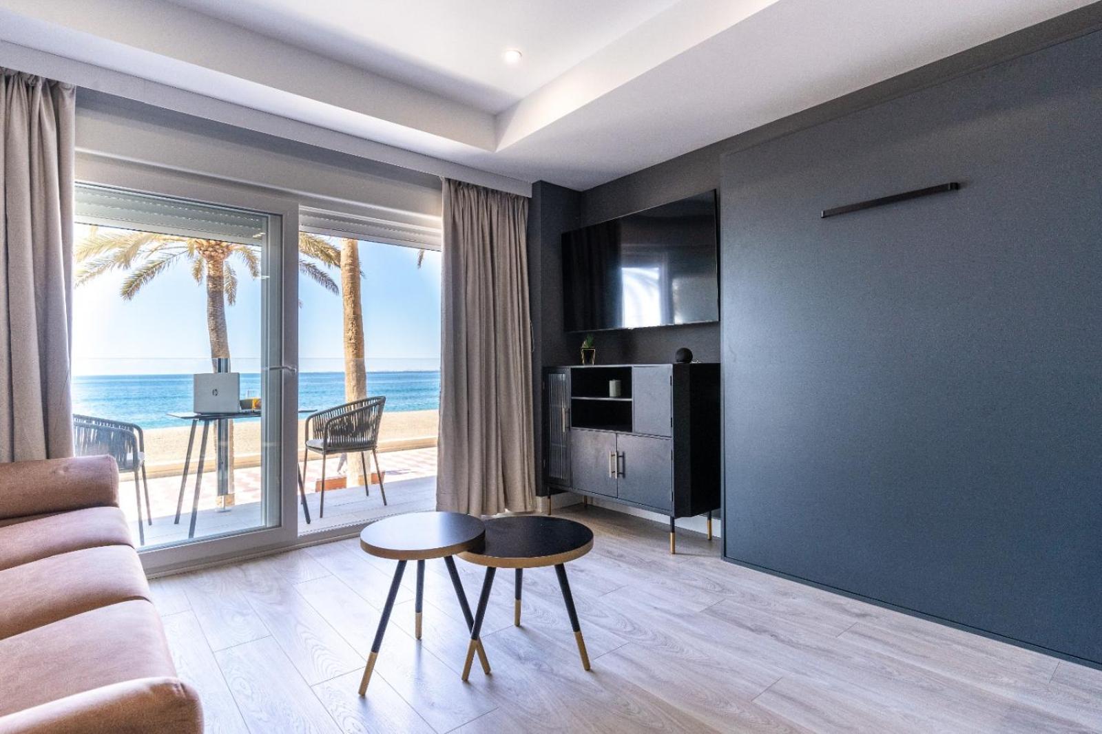 Apartaments Paseo Marítimo by Expoholidays