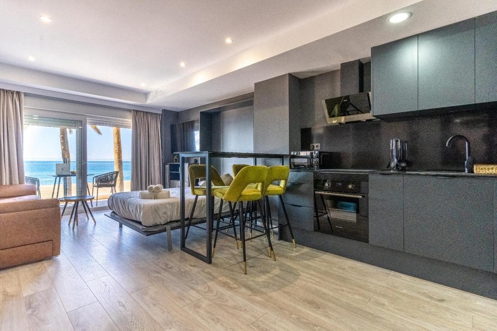 Apartaments Paseo Marítimo by Expoholidays