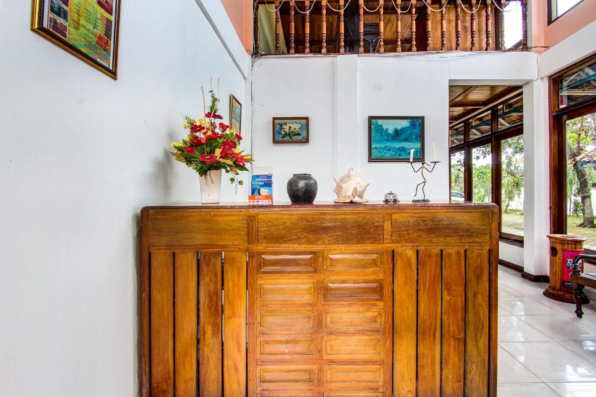 hotel reception