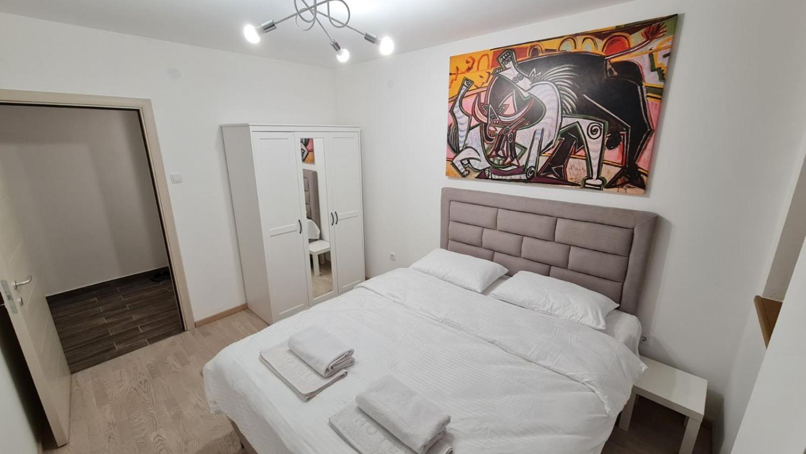 PABLO PICASSO Premium Apartman