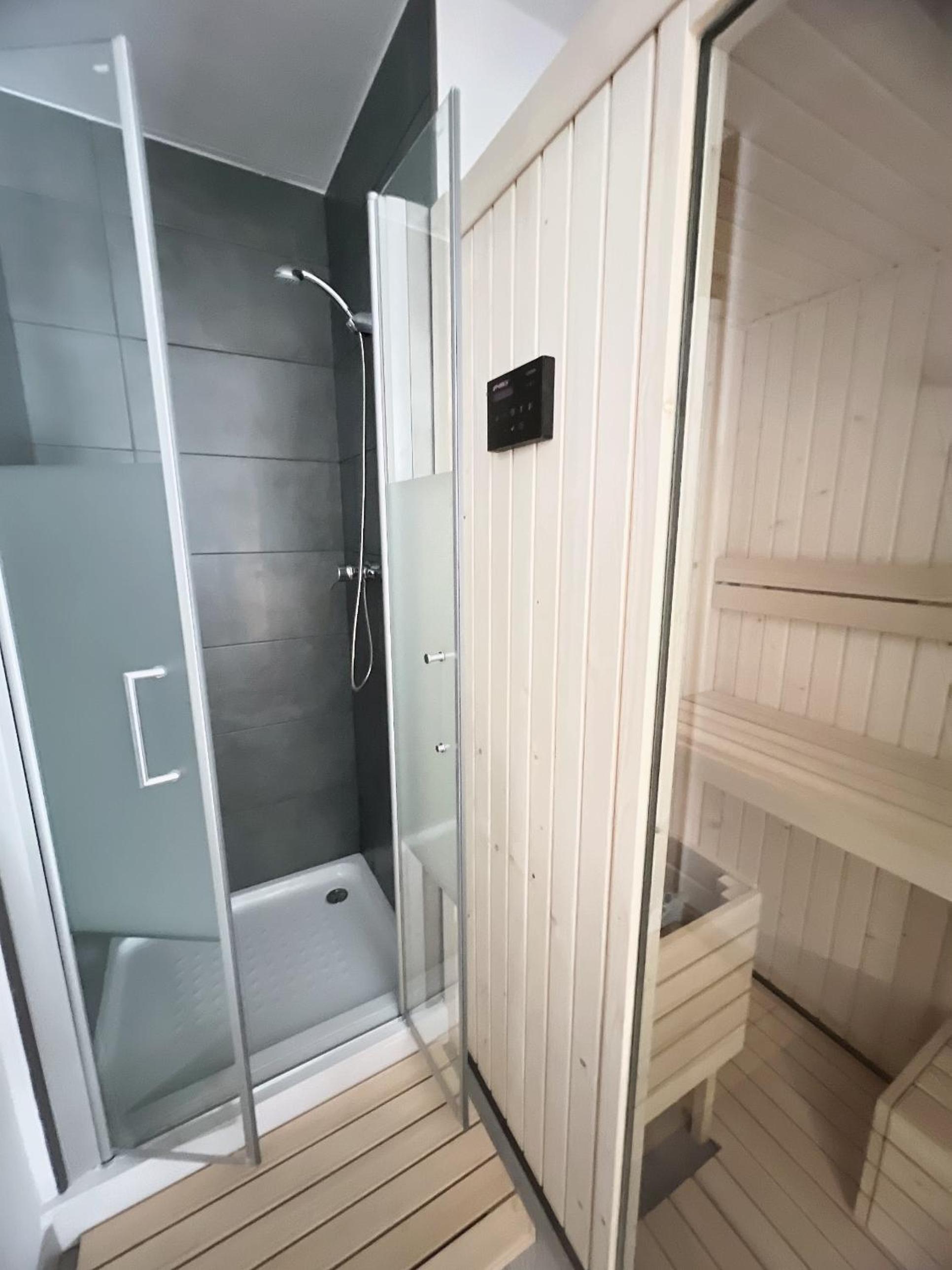 LUXURY SAUNA by CONFORTSKY