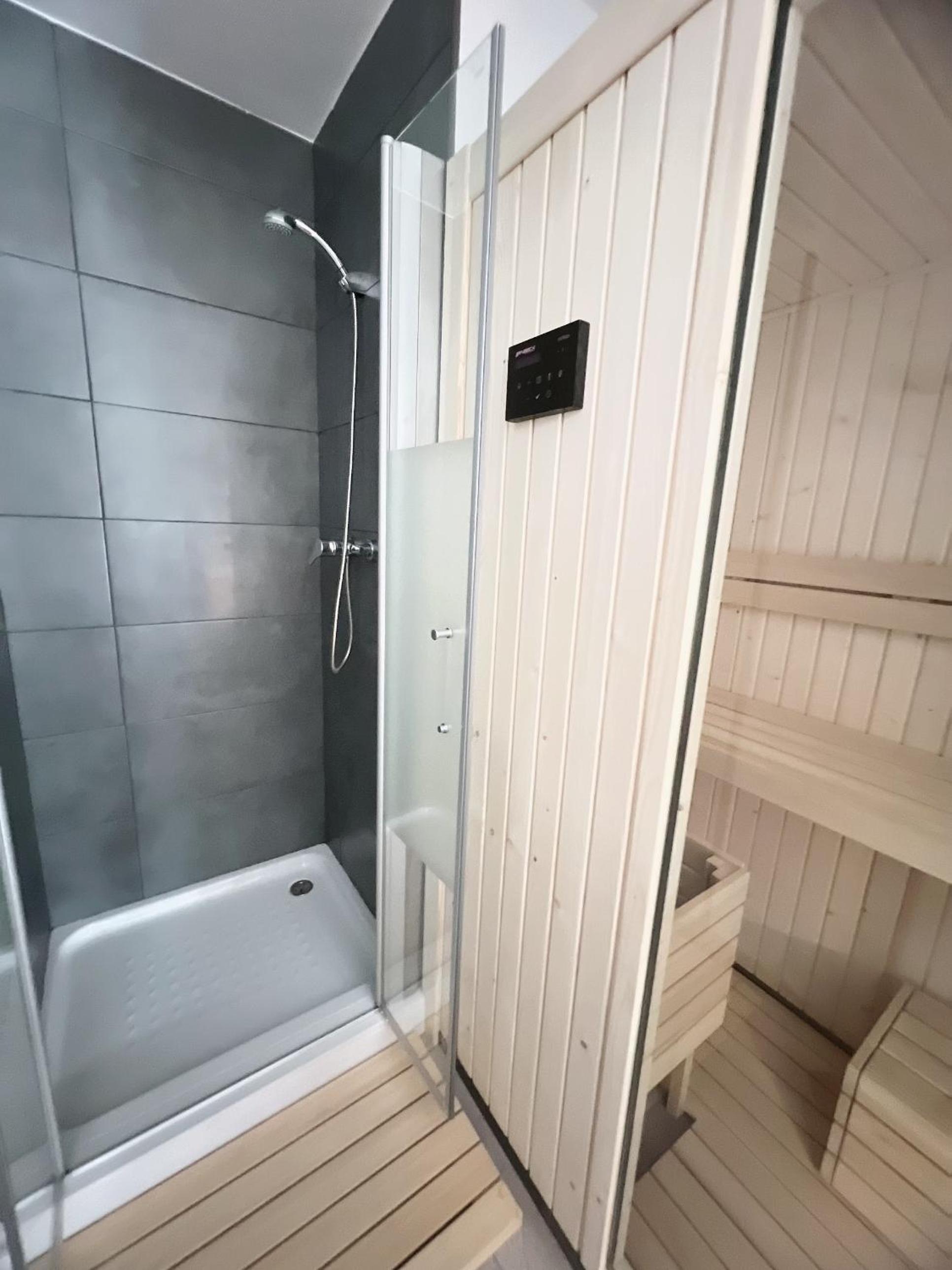 LUXURY SAUNA by CONFORTSKY