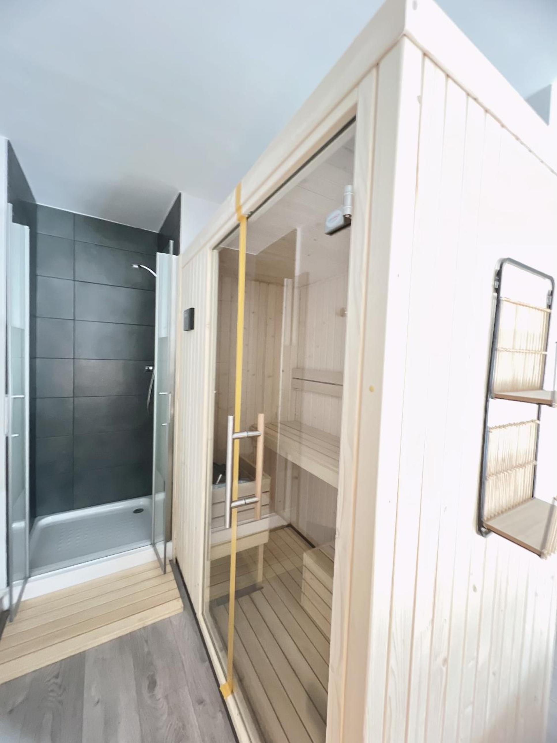 LUXURY SAUNA by CONFORTSKY