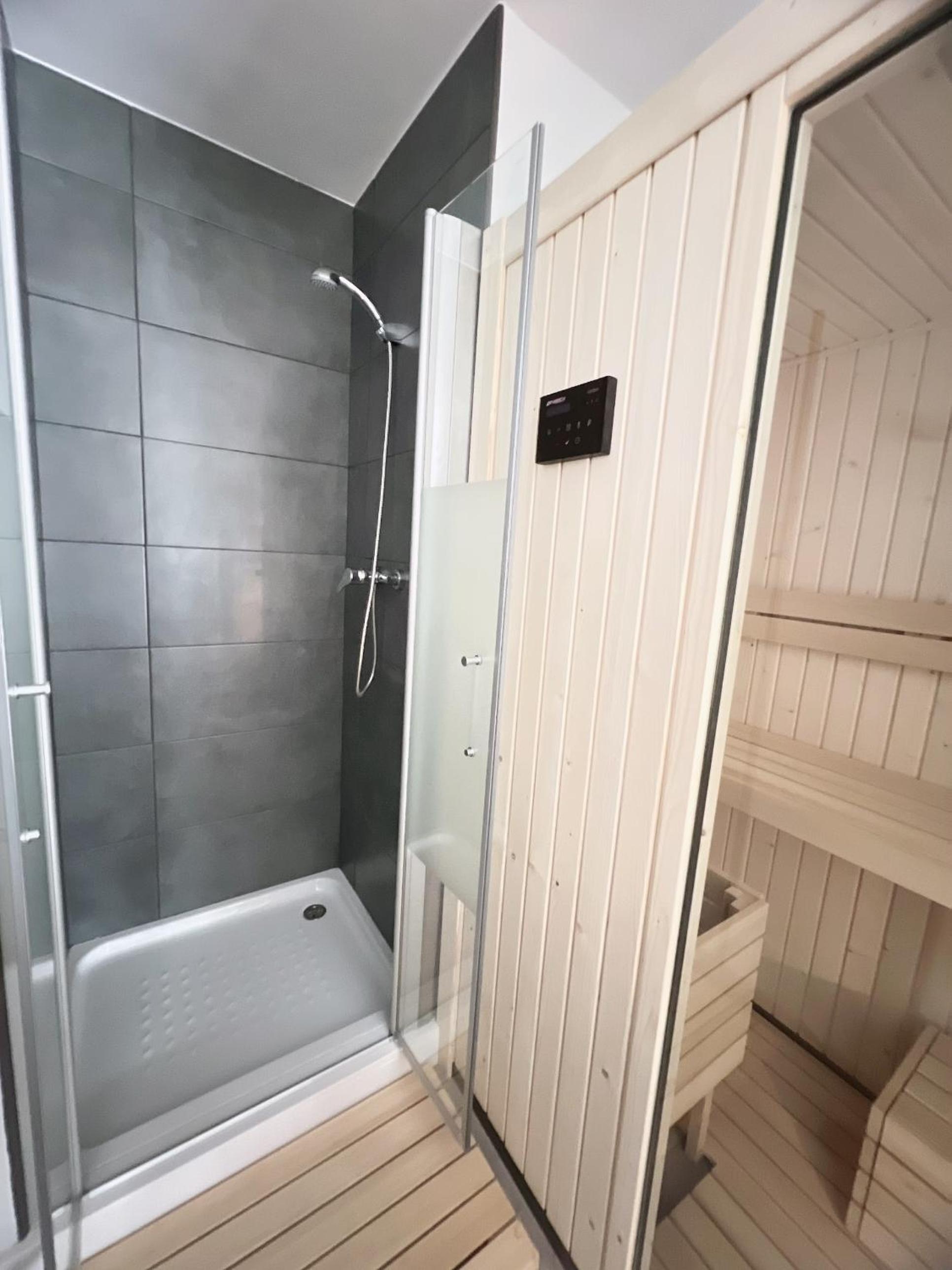LUXURY SAUNA by CONFORTSKY