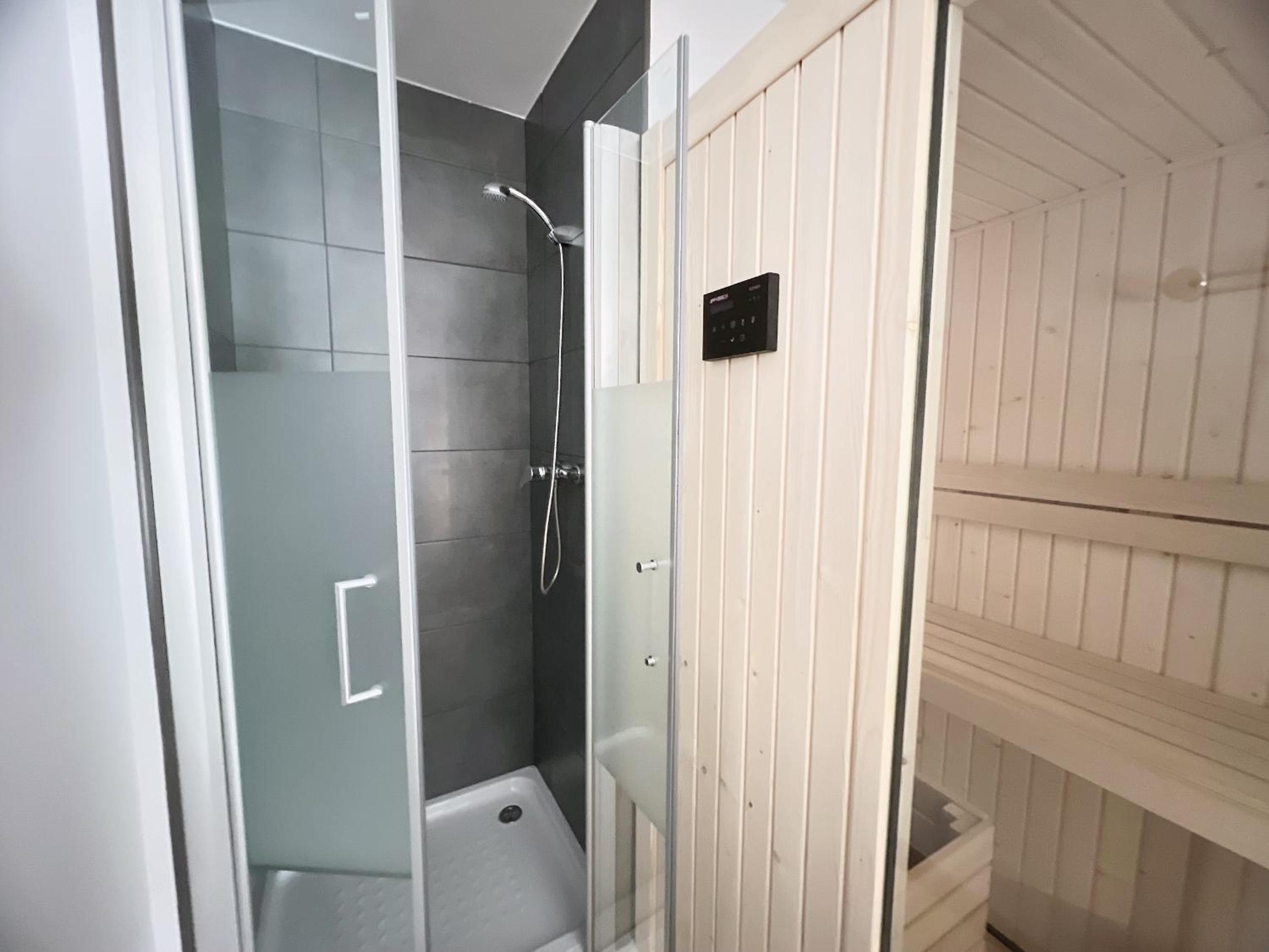 LUXURY SAUNA by CONFORTSKY