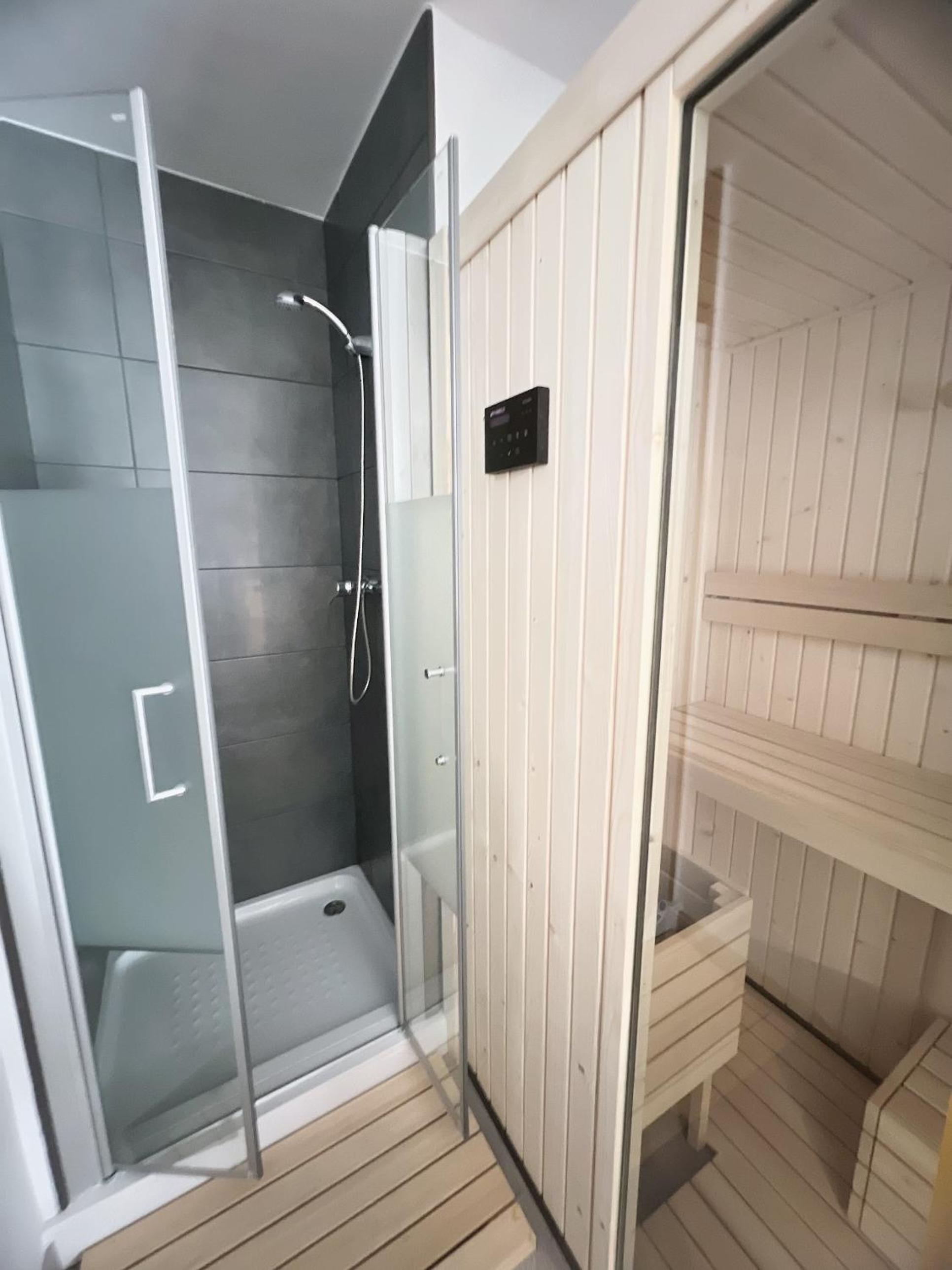 LUXURY SAUNA by CONFORTSKY