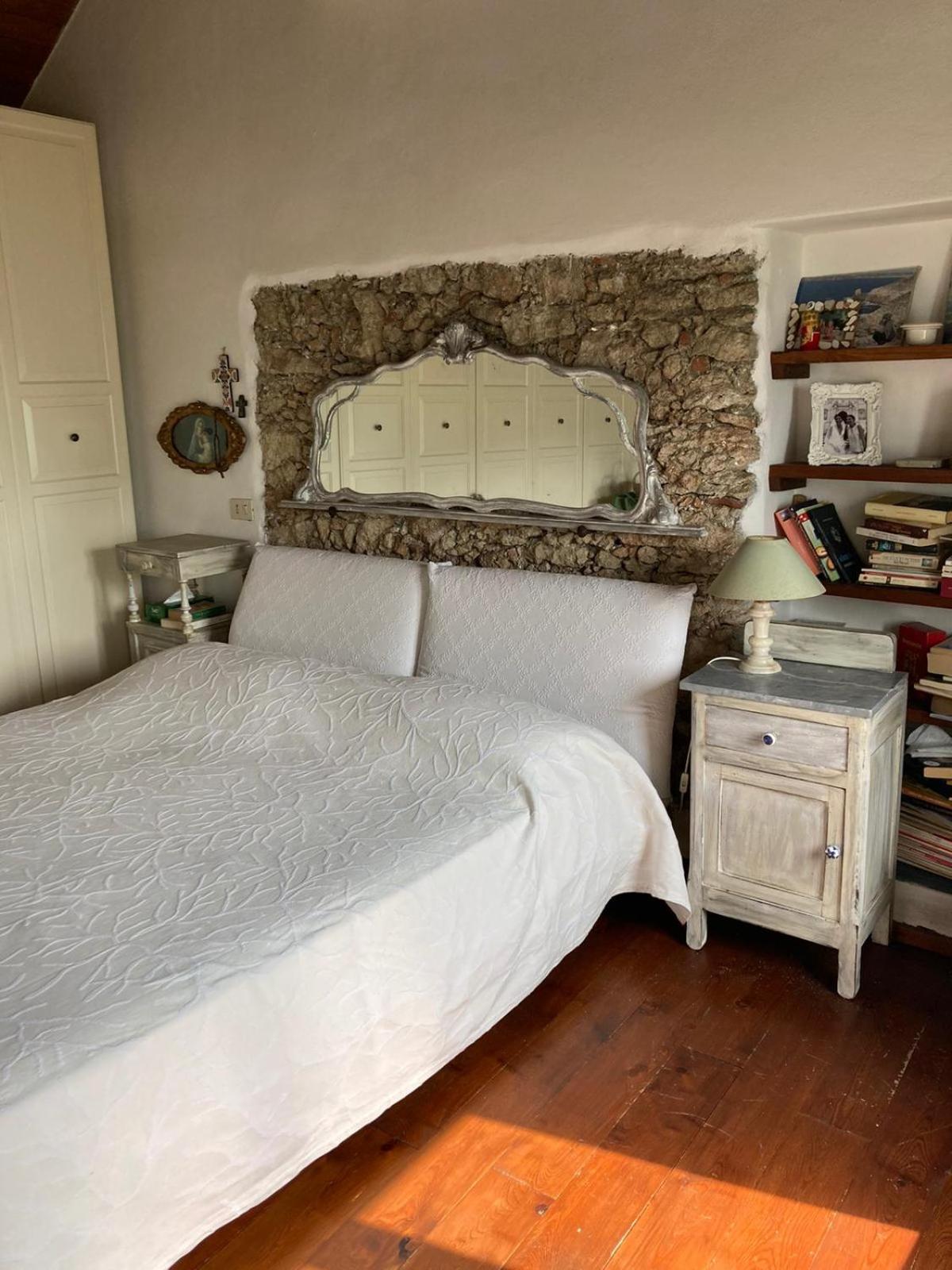Casa Olivia Lacremà