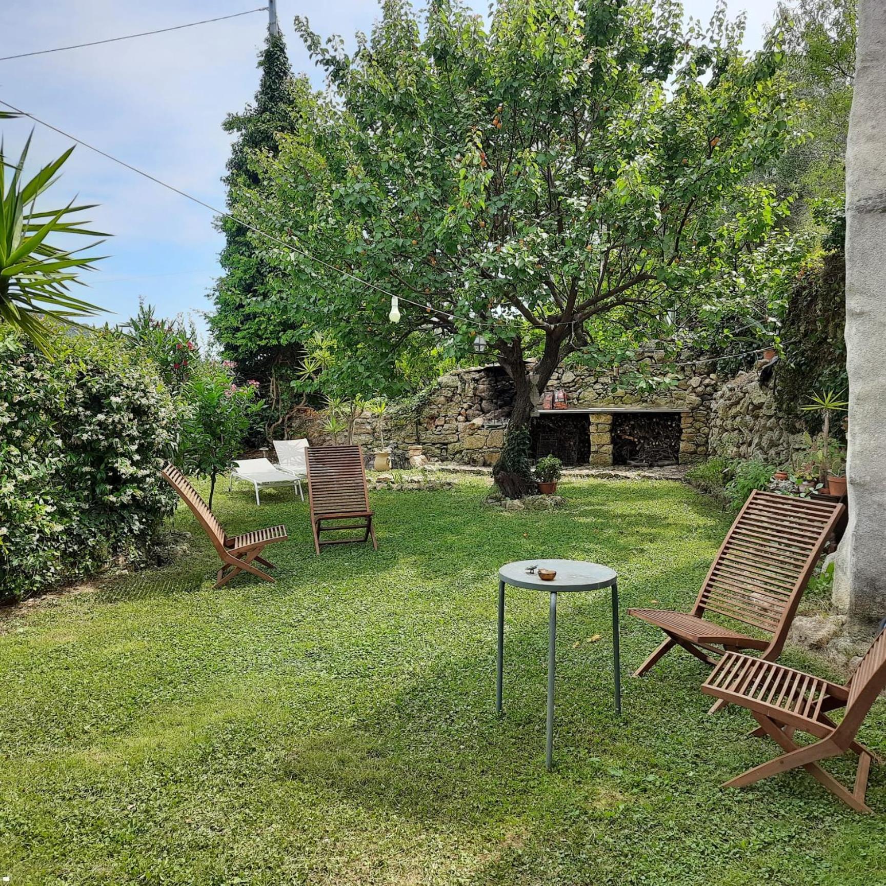Casa Olivia Lacremà