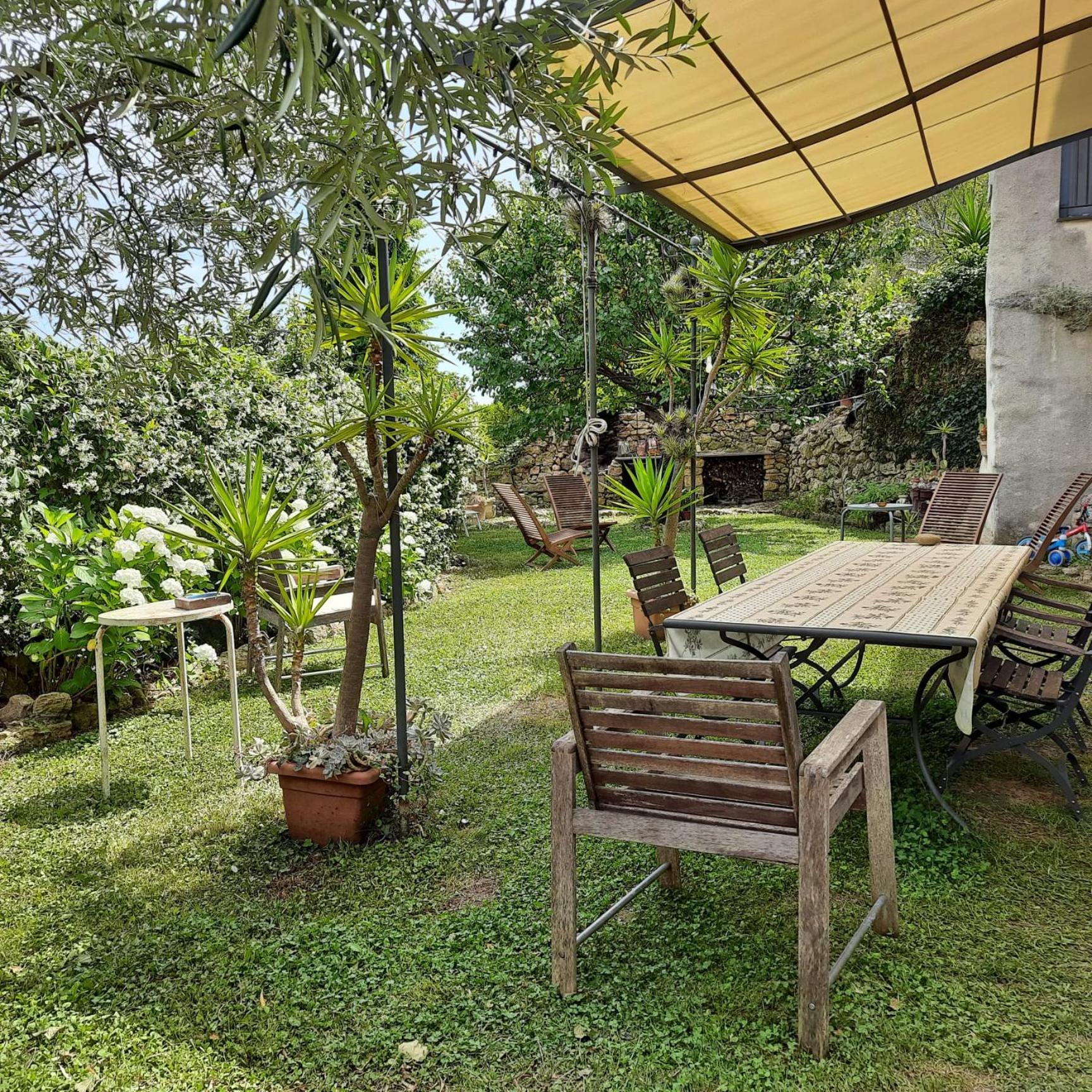 Casa Olivia Lacremà