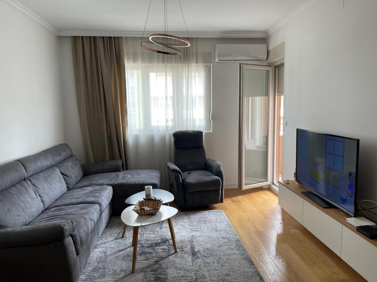 Apartment in Central Point view 3