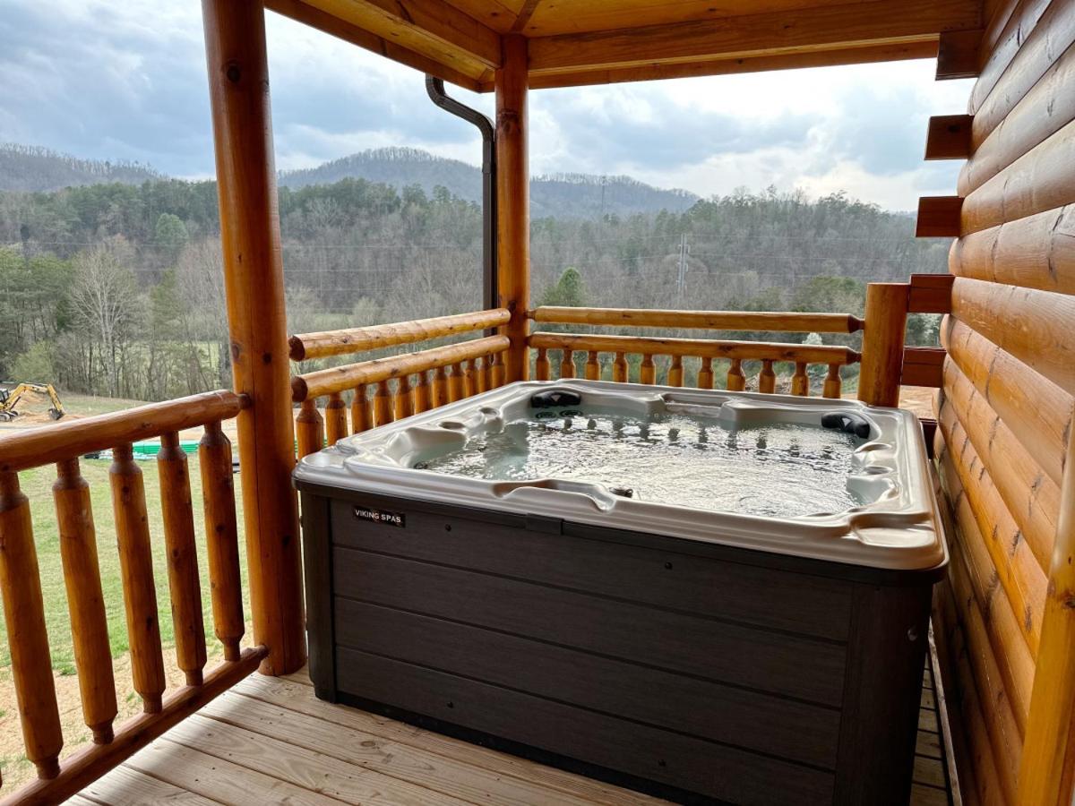 Honeycomb Hollow View Hot Tub Pool Game Room