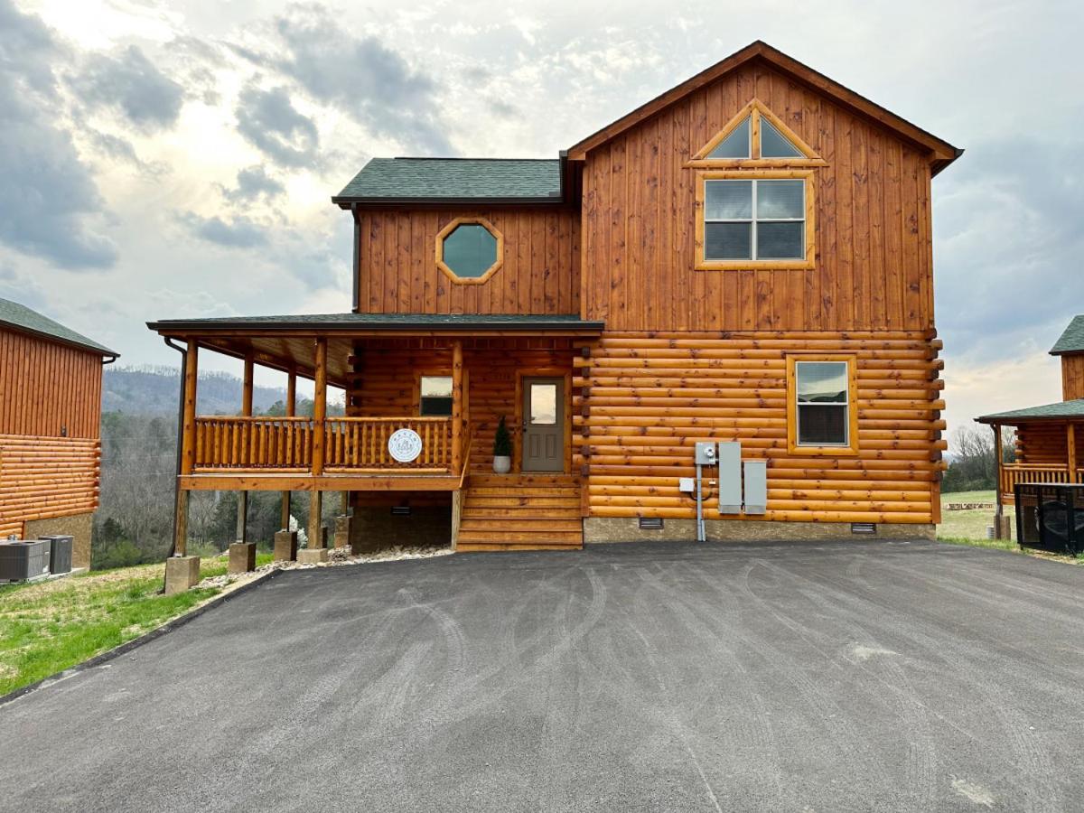 Honeycomb Hollow View Hot Tub Pool Game Room