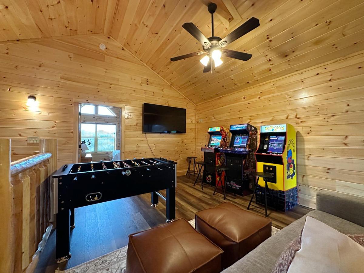 Honeycomb Hollow View Hot Tub Pool Game Room