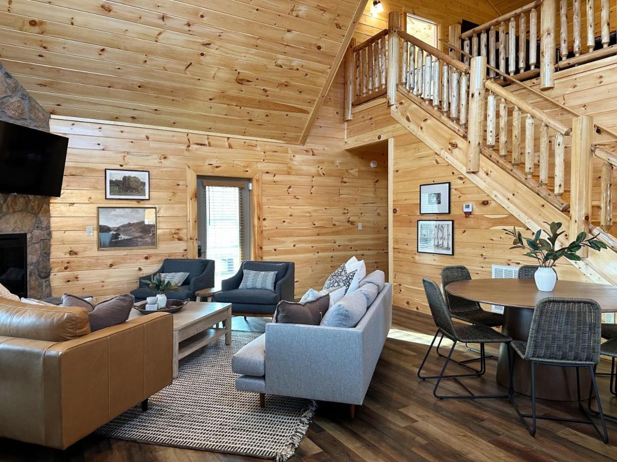 Honeycomb Hollow View Hot Tub Pool Game Room