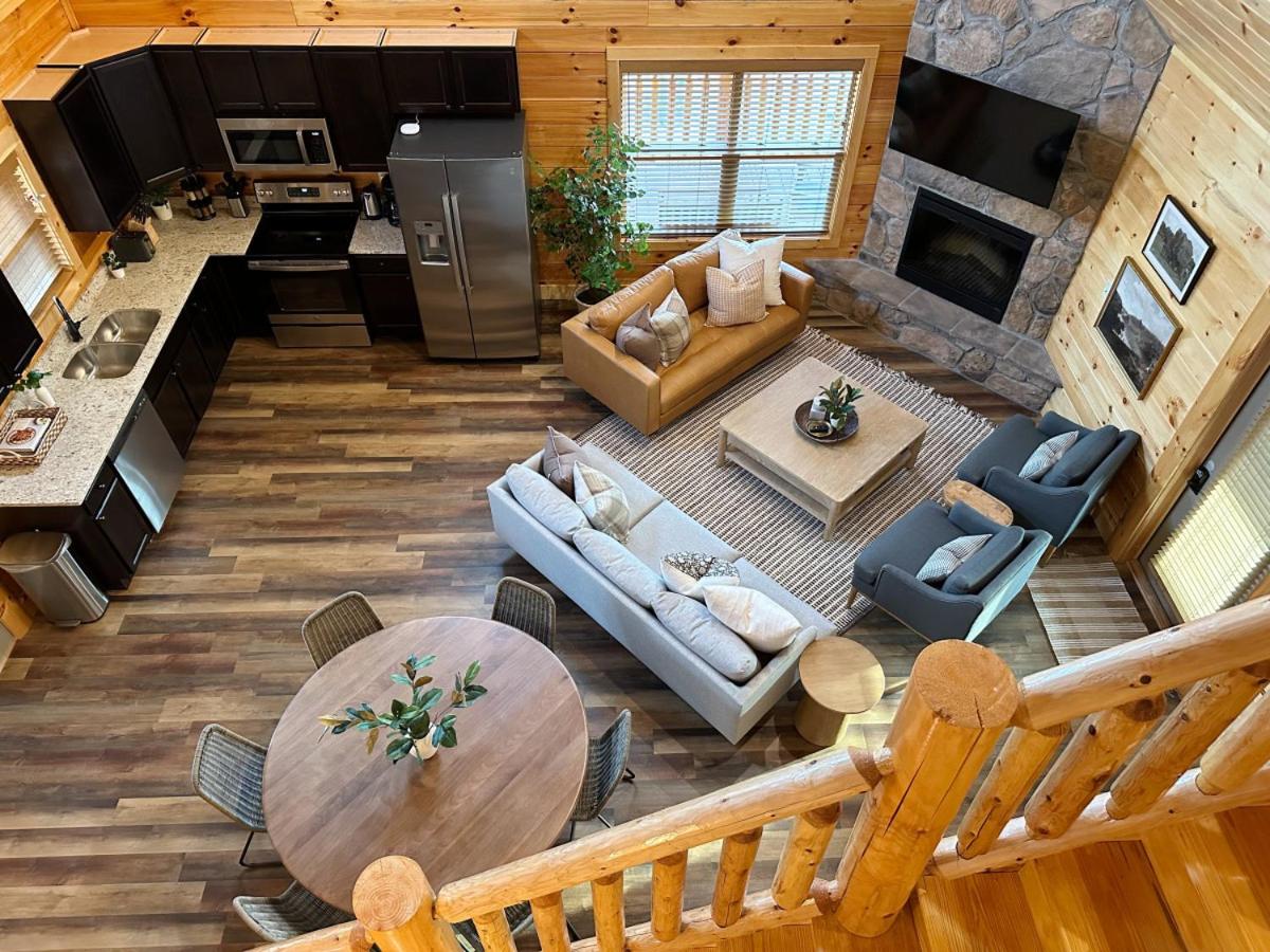 Honeycomb Hollow View Hot Tub Pool Game Room