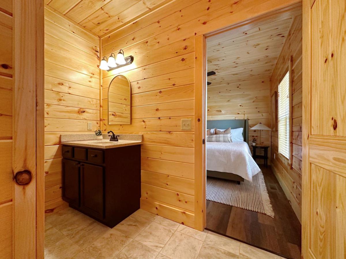 Honeycomb Hollow View Hot Tub Pool Game Room
