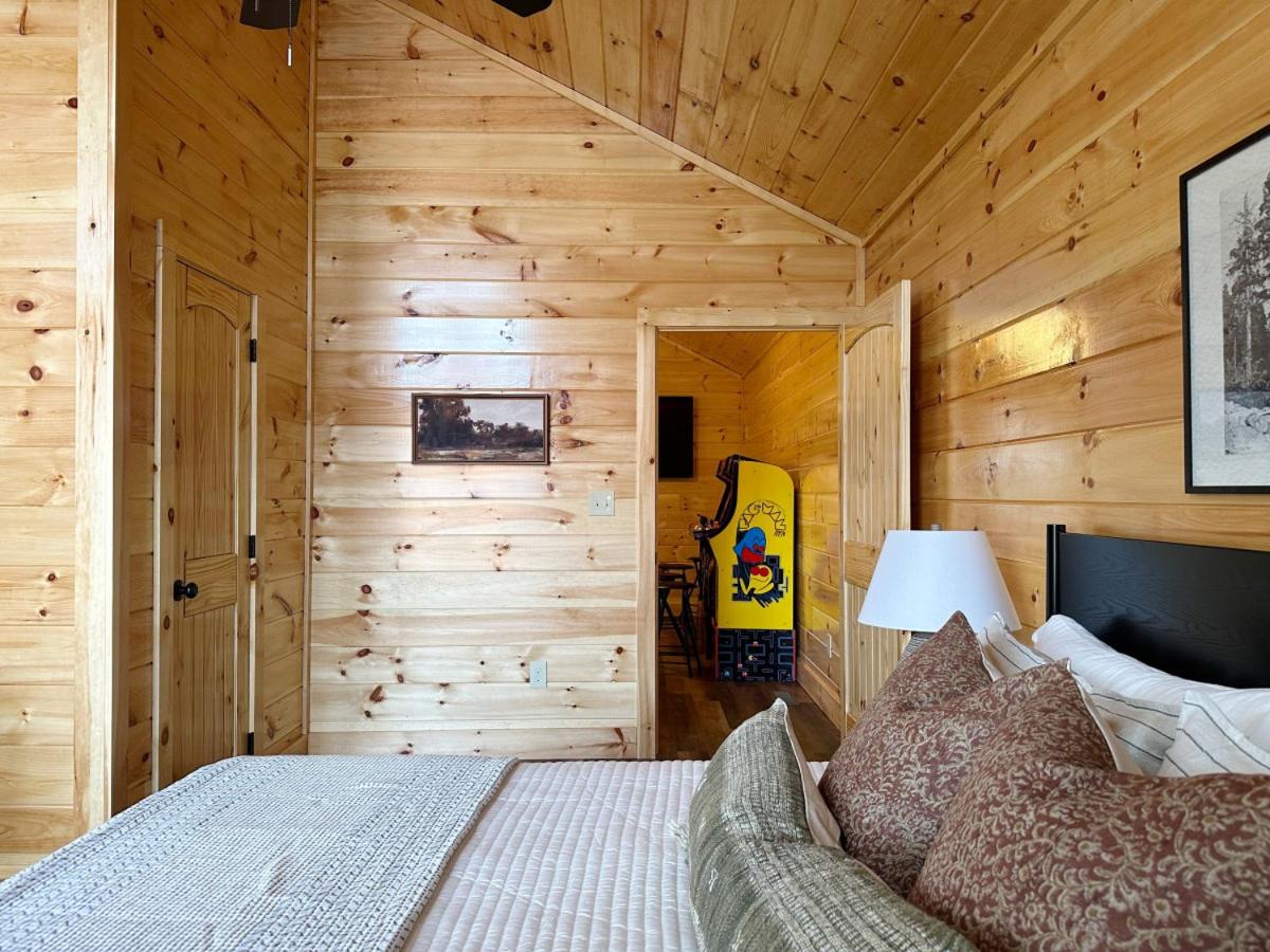 Honeycomb Hollow View Hot Tub Pool Game Room