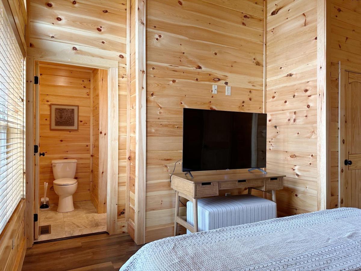 Honeycomb Hollow View Hot Tub Pool Game Room