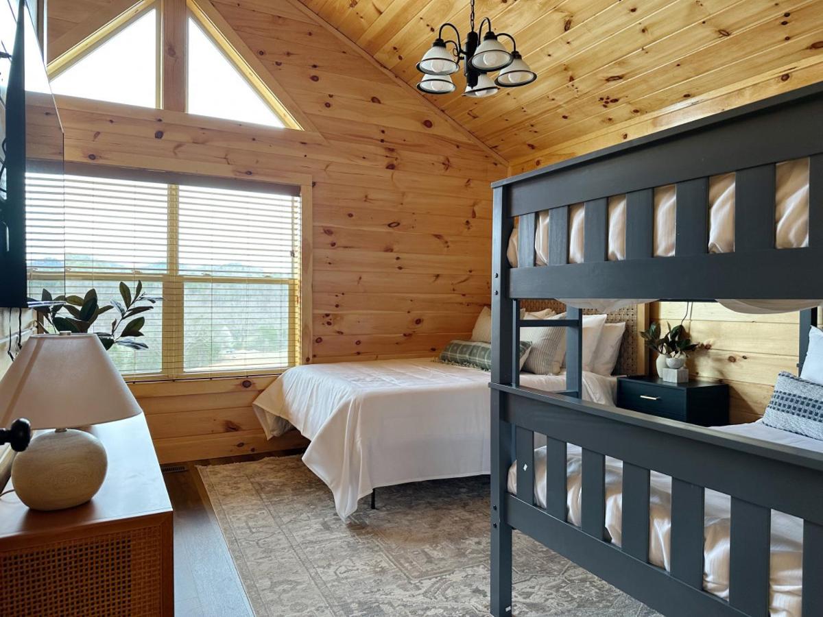 Honeycomb Hollow View Hot Tub Pool Game Room
