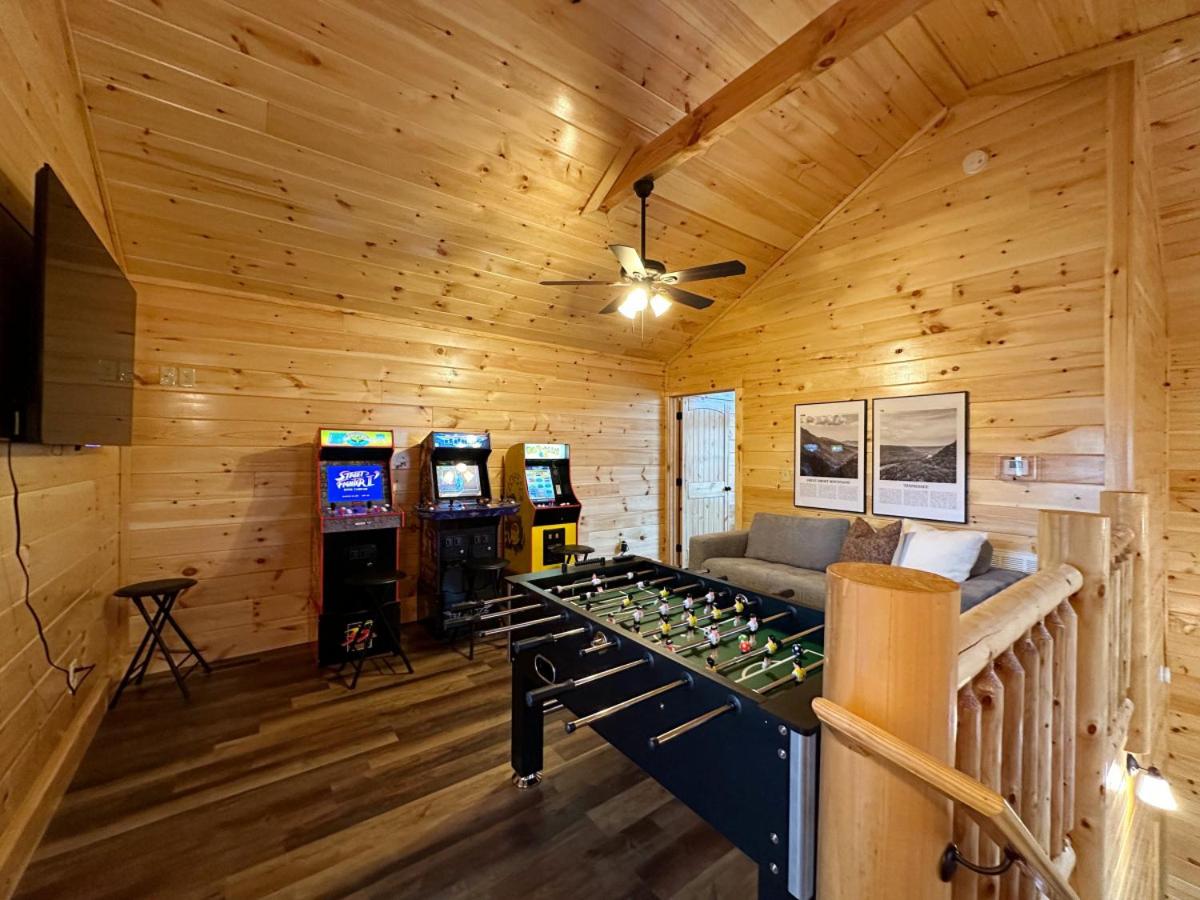 Honeycomb Hollow View Hot Tub Pool Game Room
