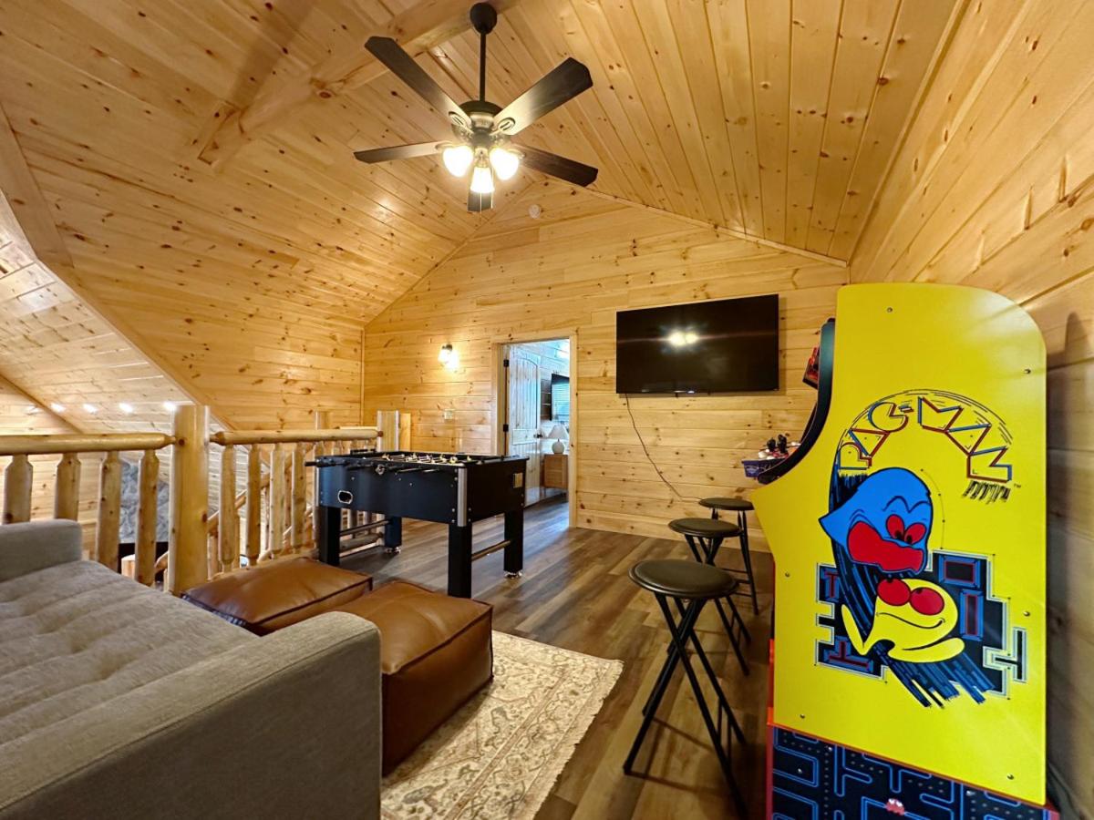 Honeycomb Hollow View Hot Tub Pool Game Room