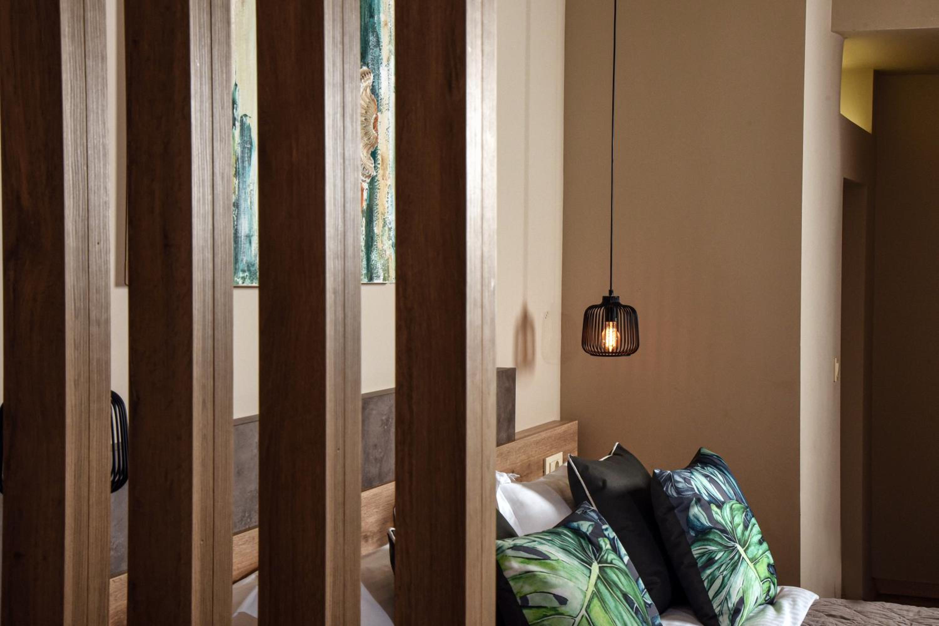 Wisdom Residence Luxury Apartments at Plaka