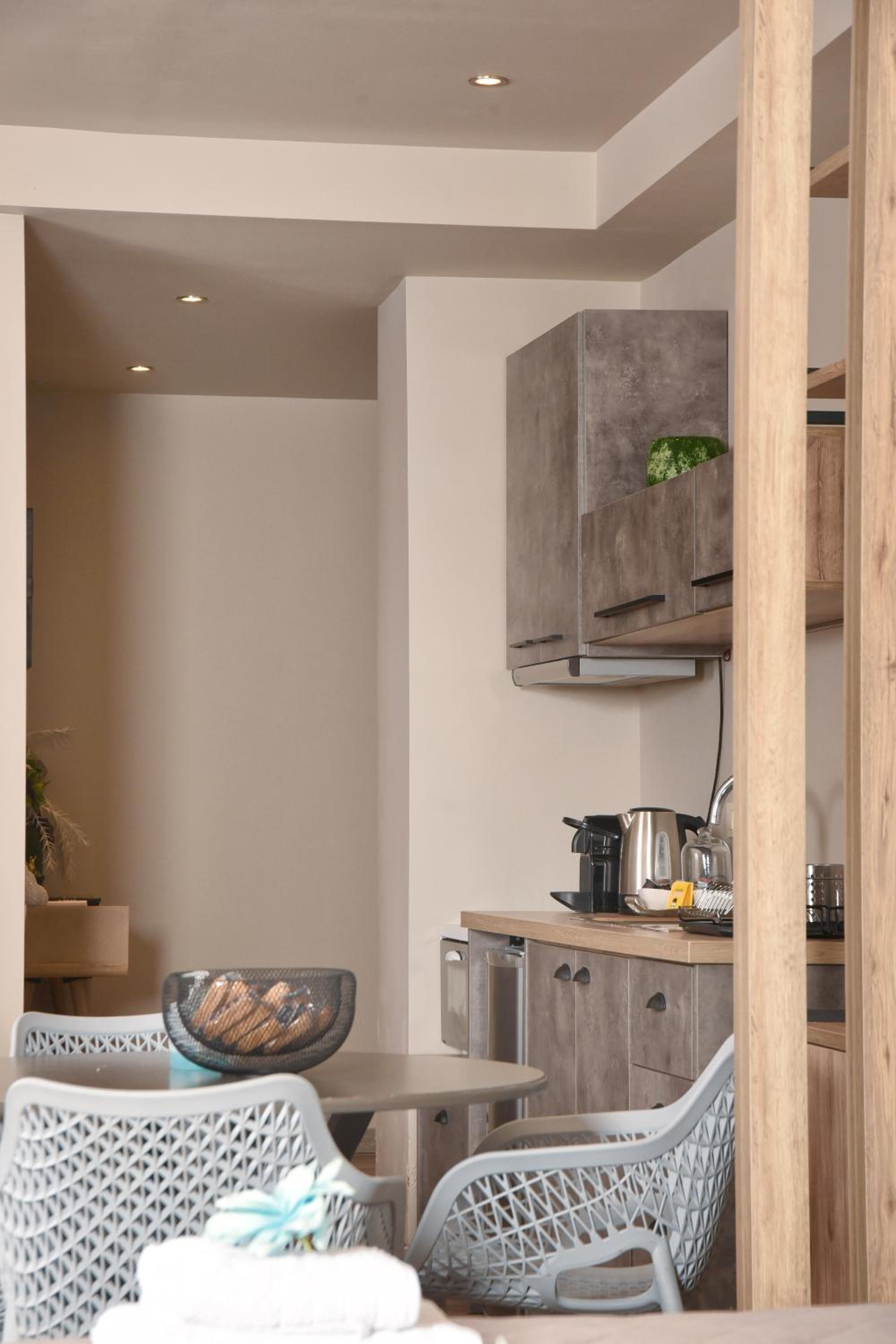 Wisdom Residence Luxury Apartments at Plaka
