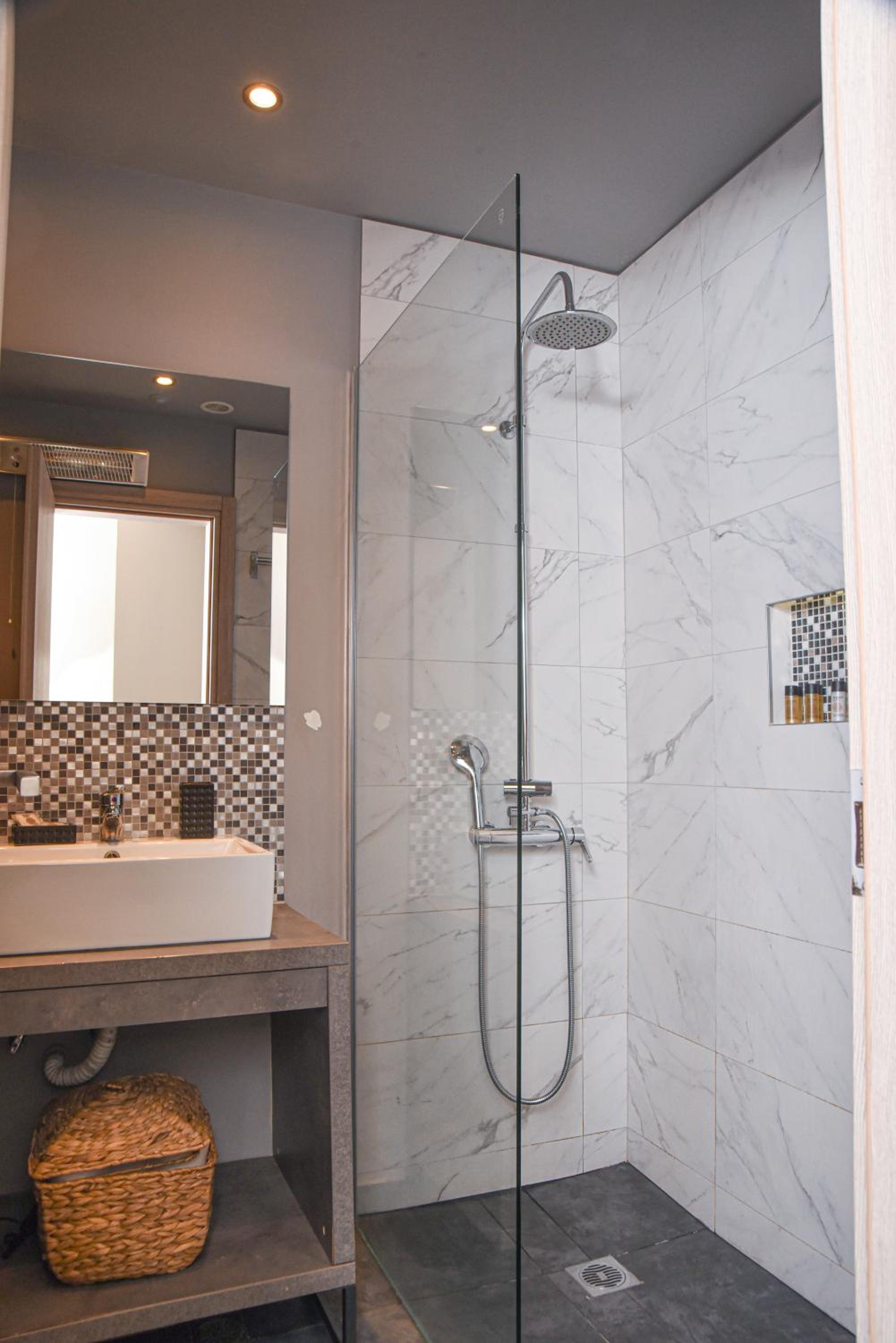 Wisdom Residence Luxury Apartments at Plaka