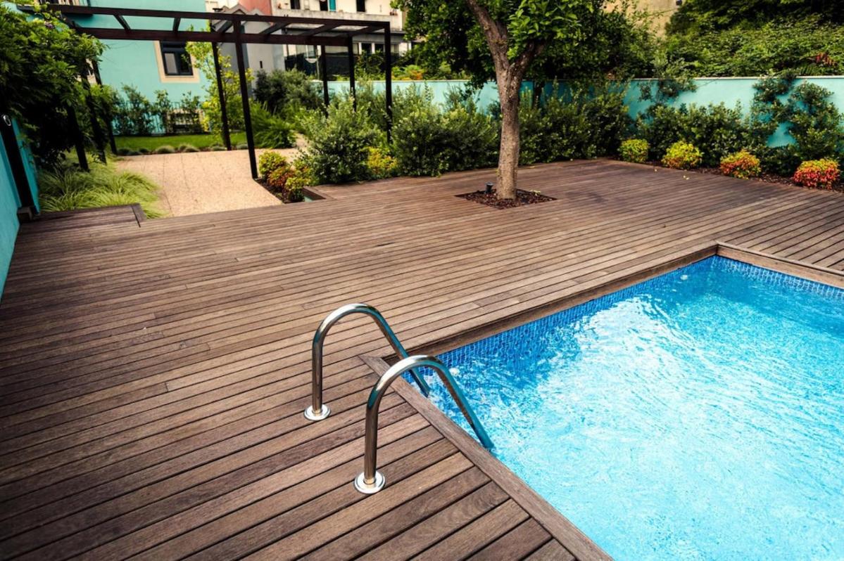 Swimming Pool Luxury House 1 view 3