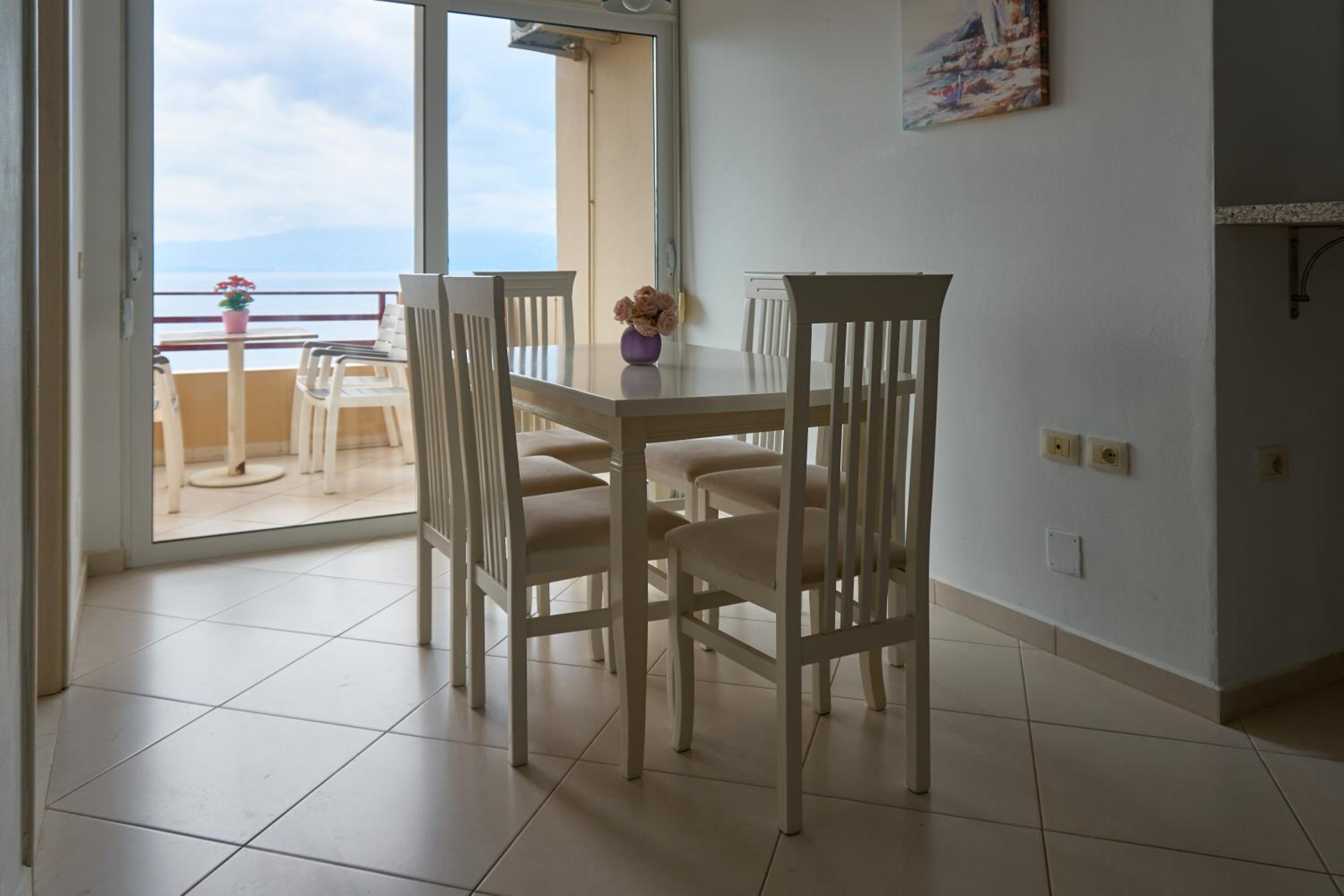 Del Mar Sea View Apartment