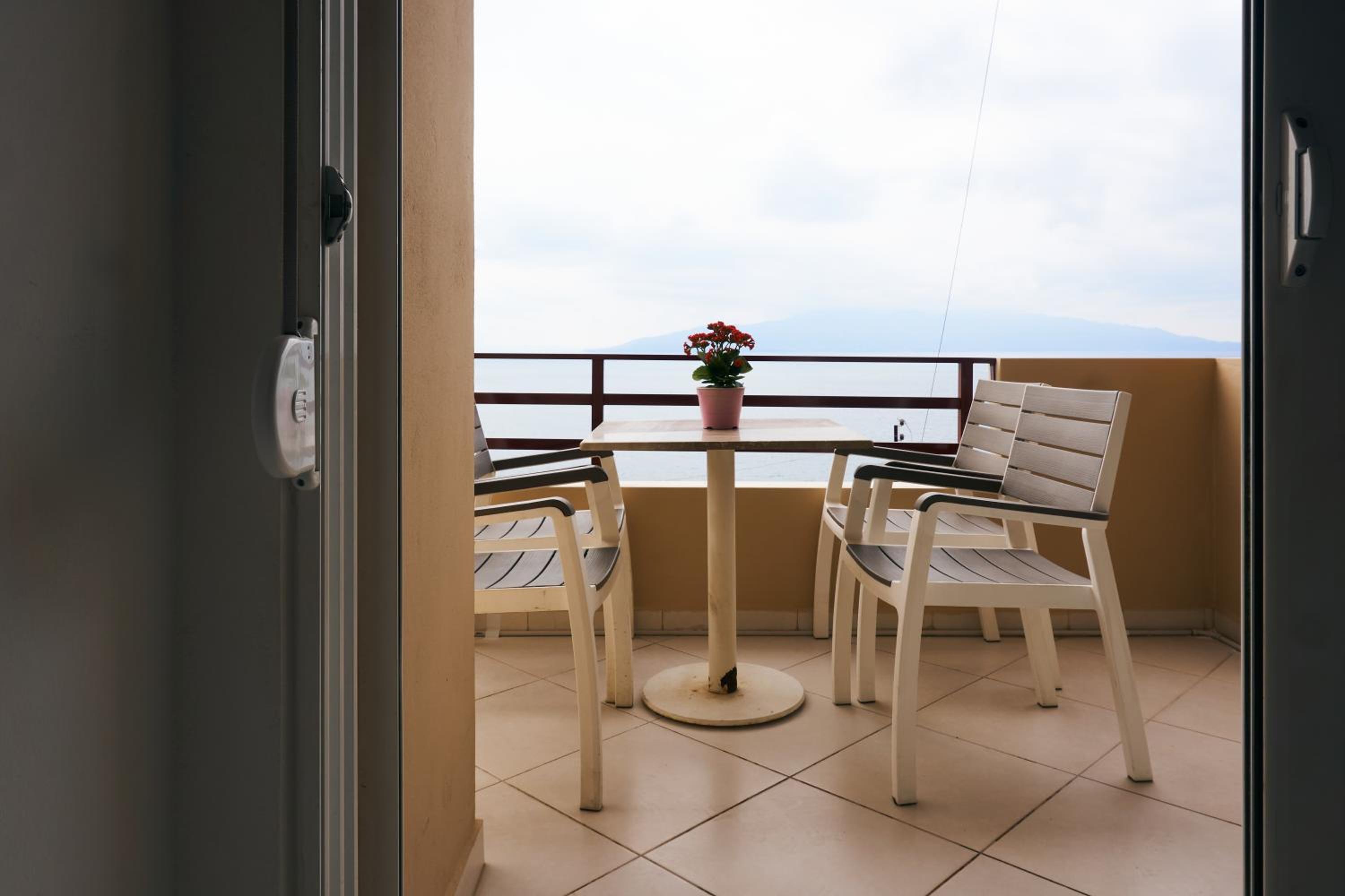 Del Mar Sea View Apartment