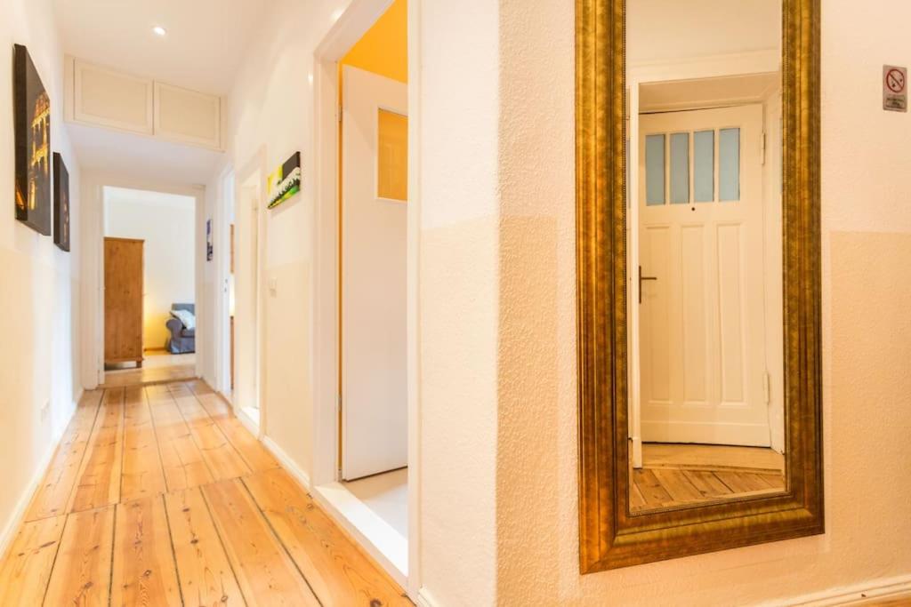Zentrale Altbauwohnung im Helmholtzkiez