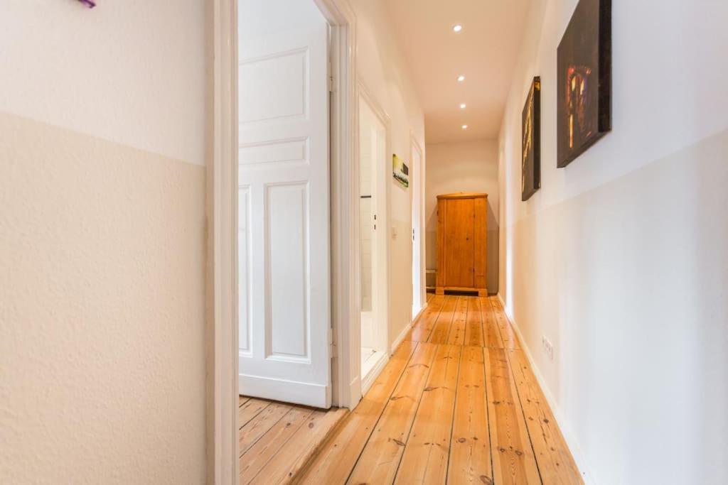 Zentrale Altbauwohnung im Helmholtzkiez