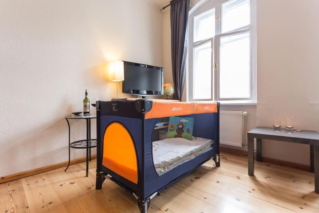 Zentrale Altbauwohnung im Helmholtzkiez