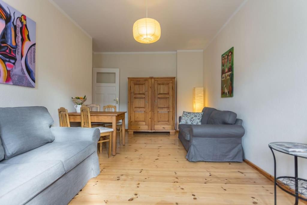 Zentrale Altbauwohnung im Helmholtzkiez